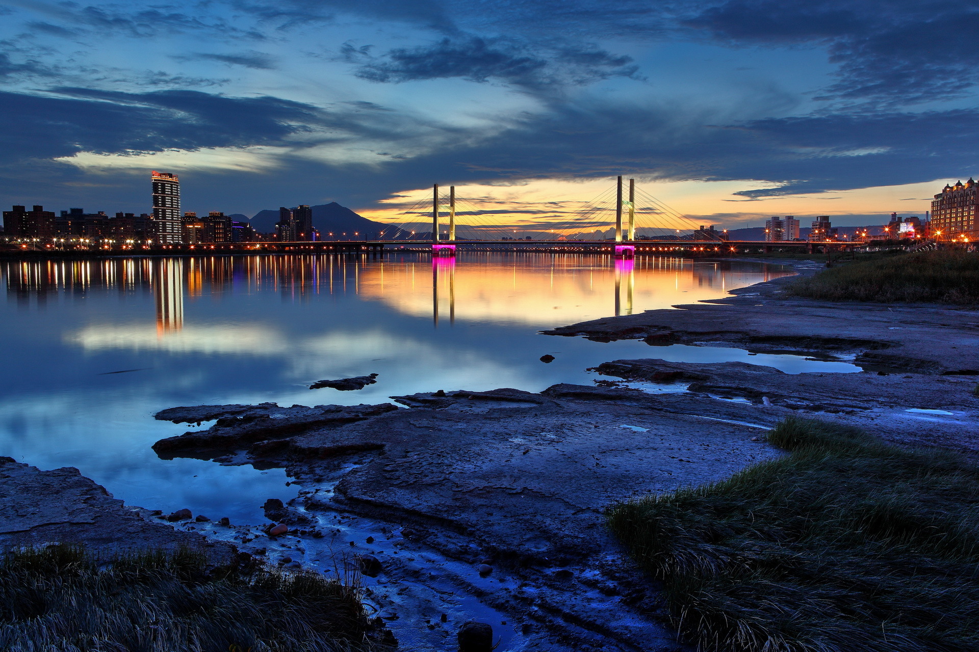 architecture, Bridges, Sunset, Sunrise, Sky, Clouds, Skyline, Cityscape, Beaches, Water, Reflection Wallpaper