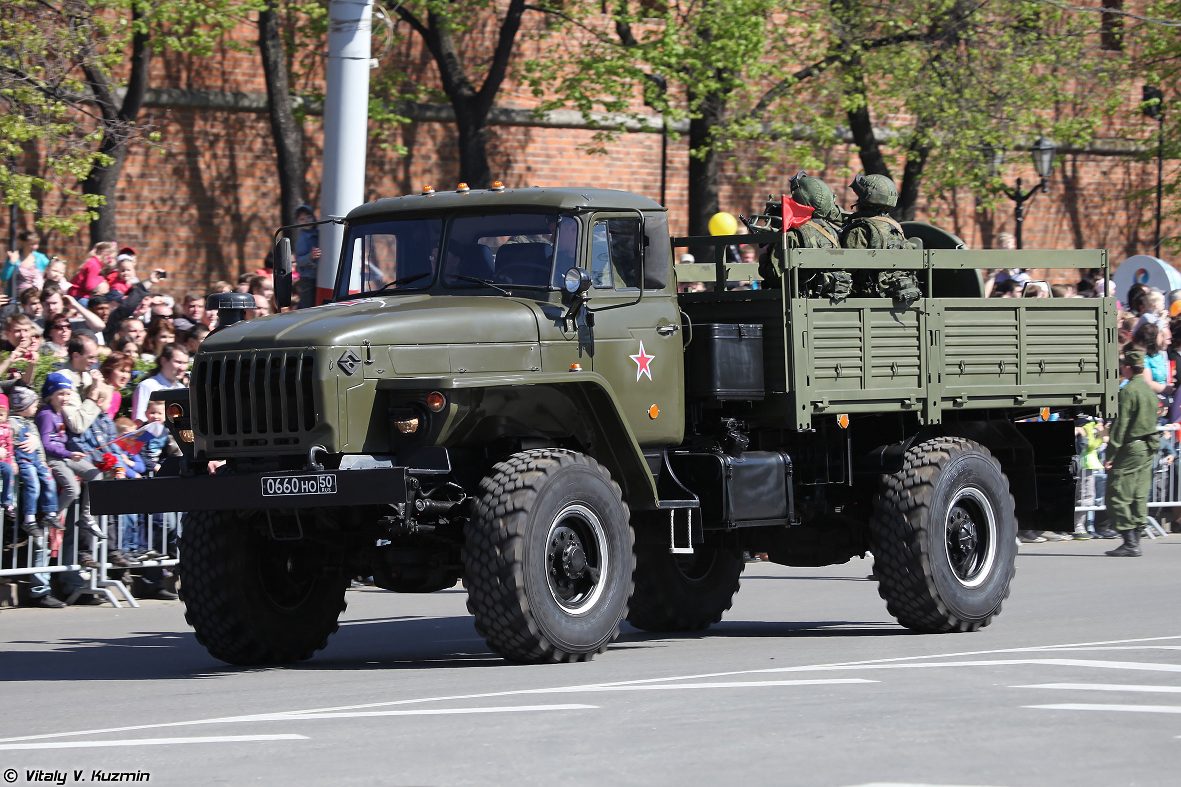 2014, Victory, Day, Parade in nizhny novgorod, Russia, Military, Russian, Army, Red star, Truck, Ural 43206, With, 120mm, 2b11, Mortar, 4000x2667 Wallpaper