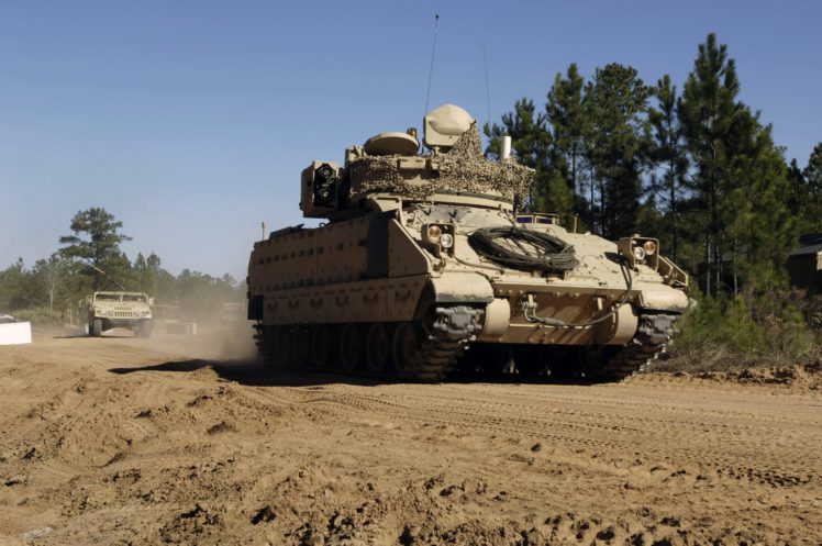 bradley, Fighting, Vehicle,  bfv , Apc, Tank, Tanks, Transport, Weapon, Military,  7 HD Wallpaper Desktop Background