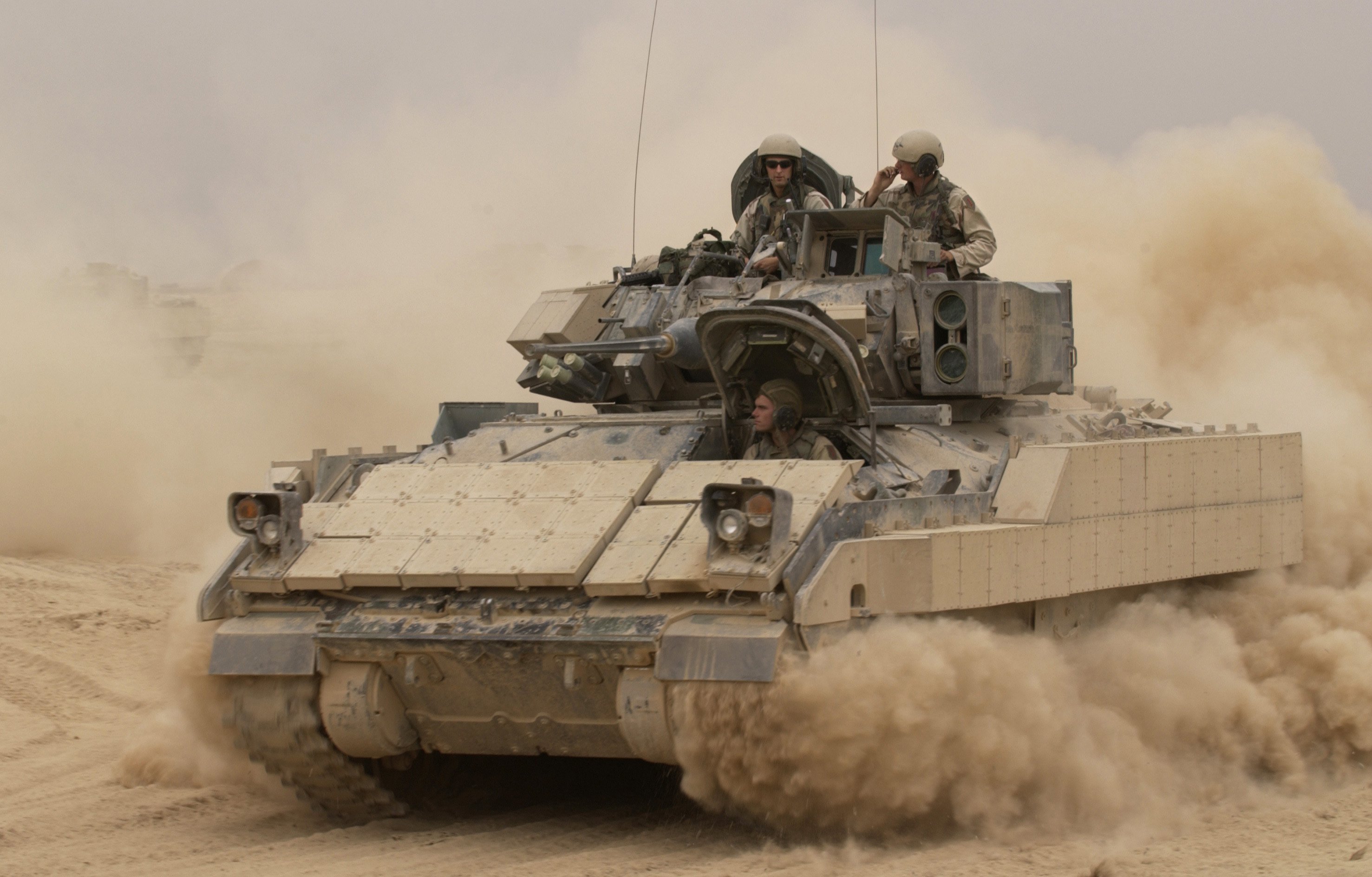 bradley, Fighting, Vehicle,  bfv , Apc, Tank, Tanks, Transport, Weapon, Military,  9 Wallpaper