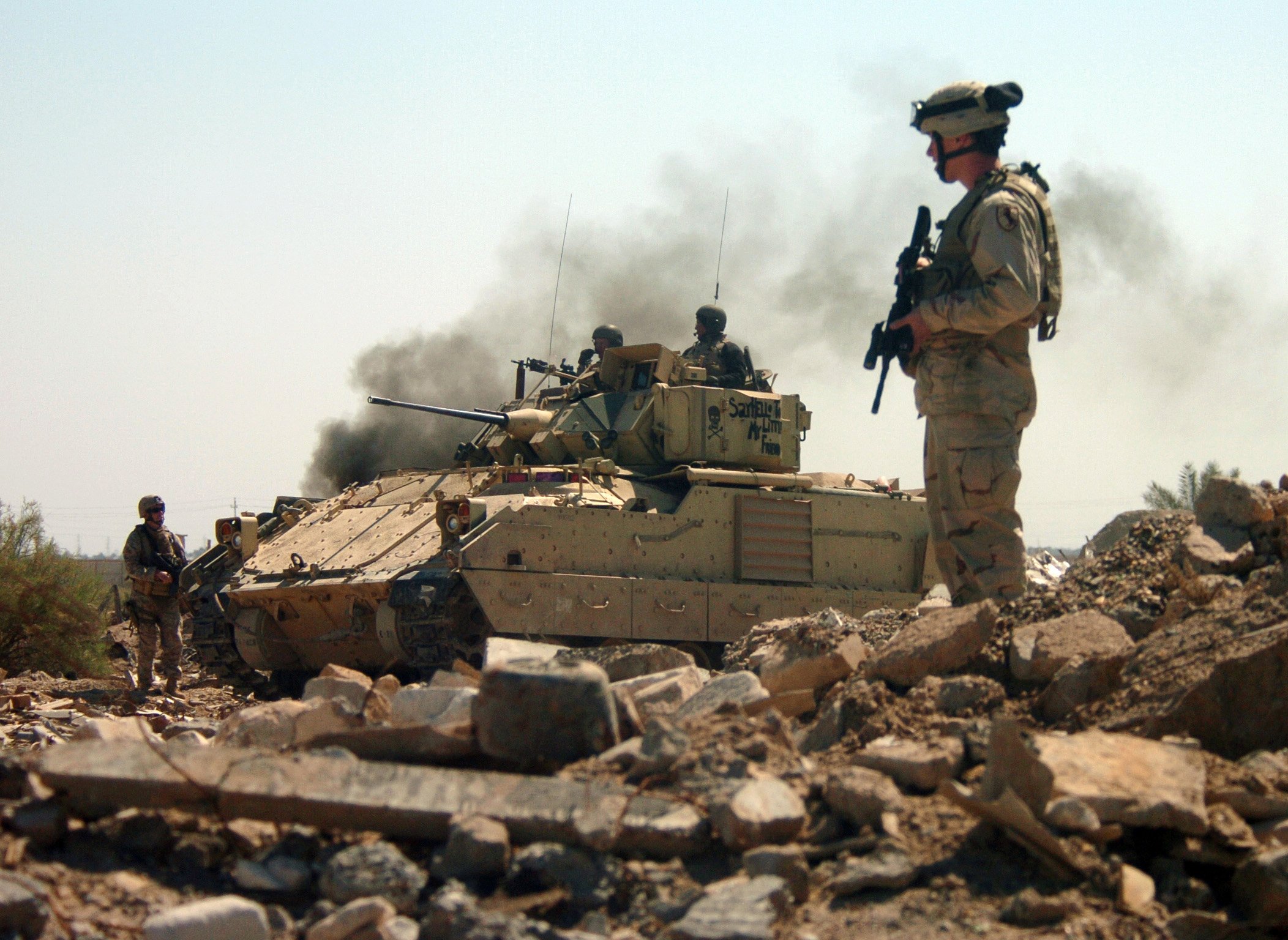 bradley, Fighting, Vehicle,  bfv , Apc, Tank, Tanks, Transport, Weapon, Military,  16 Wallpaper