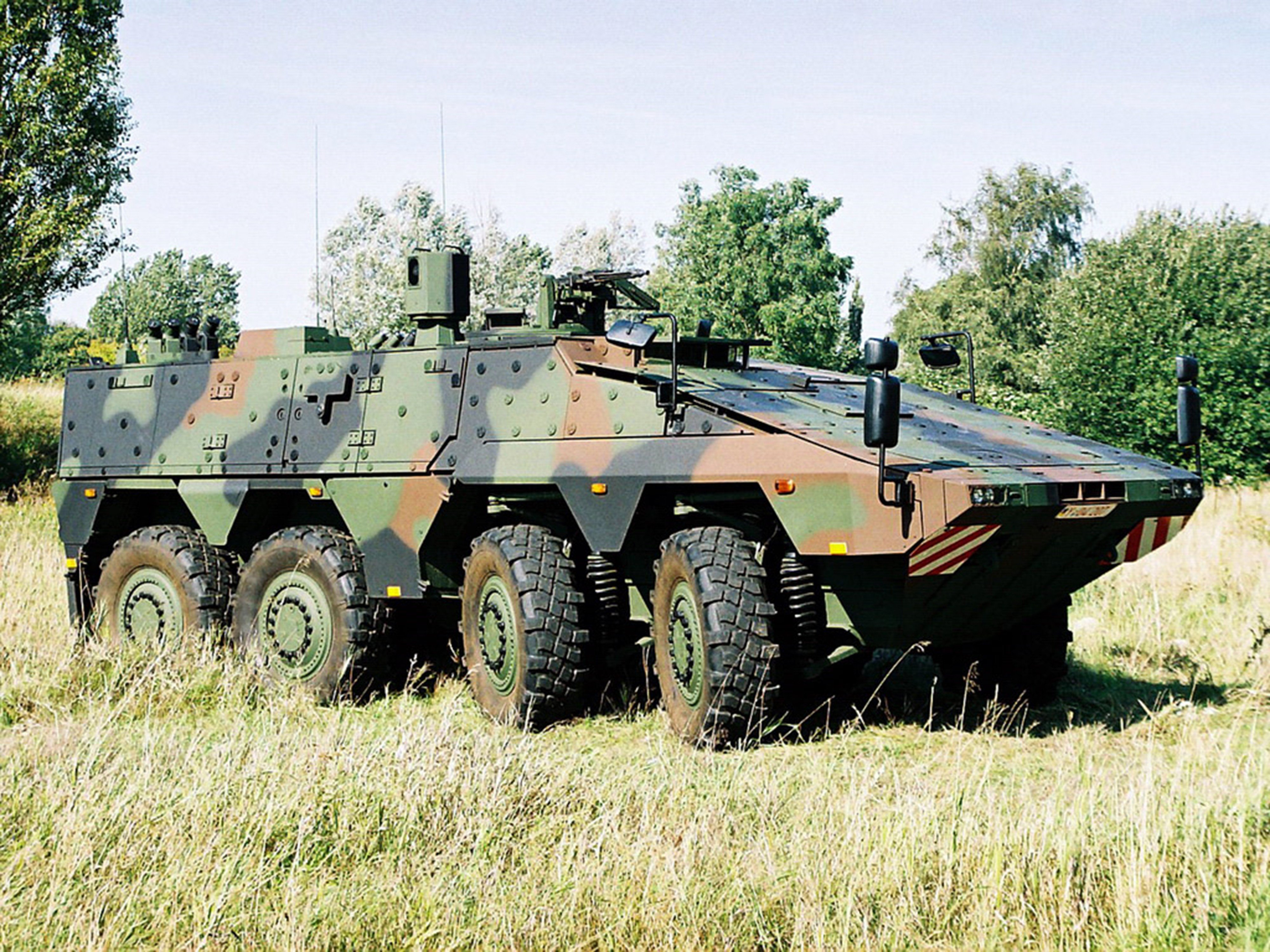 Бтр современный. БТР ФРГ боксер. БМП Boxer 8x8. БТР KMW Boxer. БТР GTK Boxer 8х8.