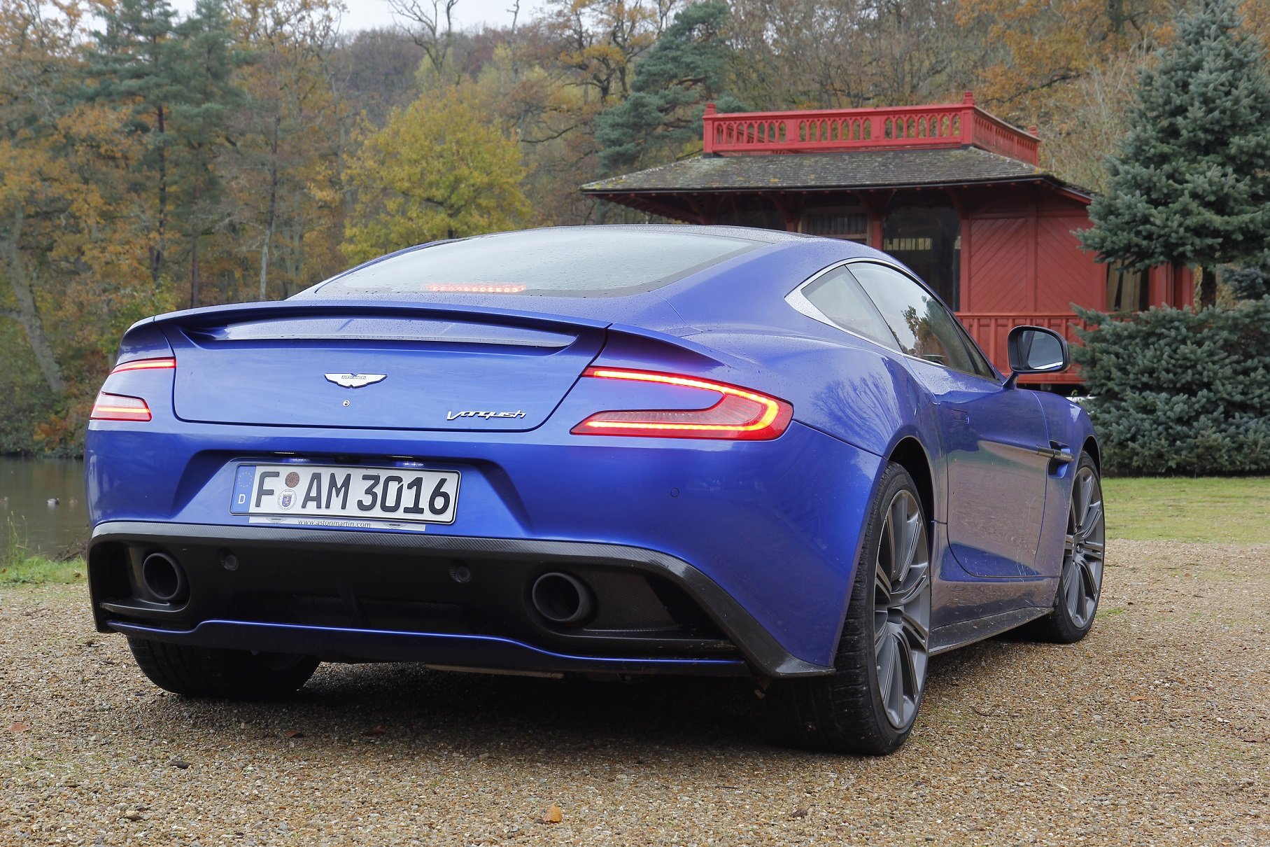 aston martin vanquish 2013 Wallpaper