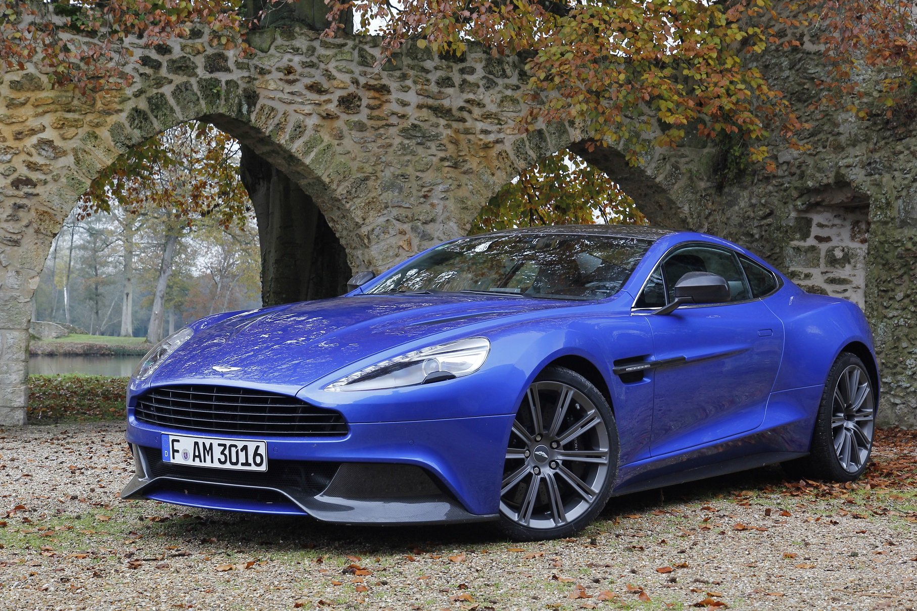 aston martin vanquish 2013 Wallpaper