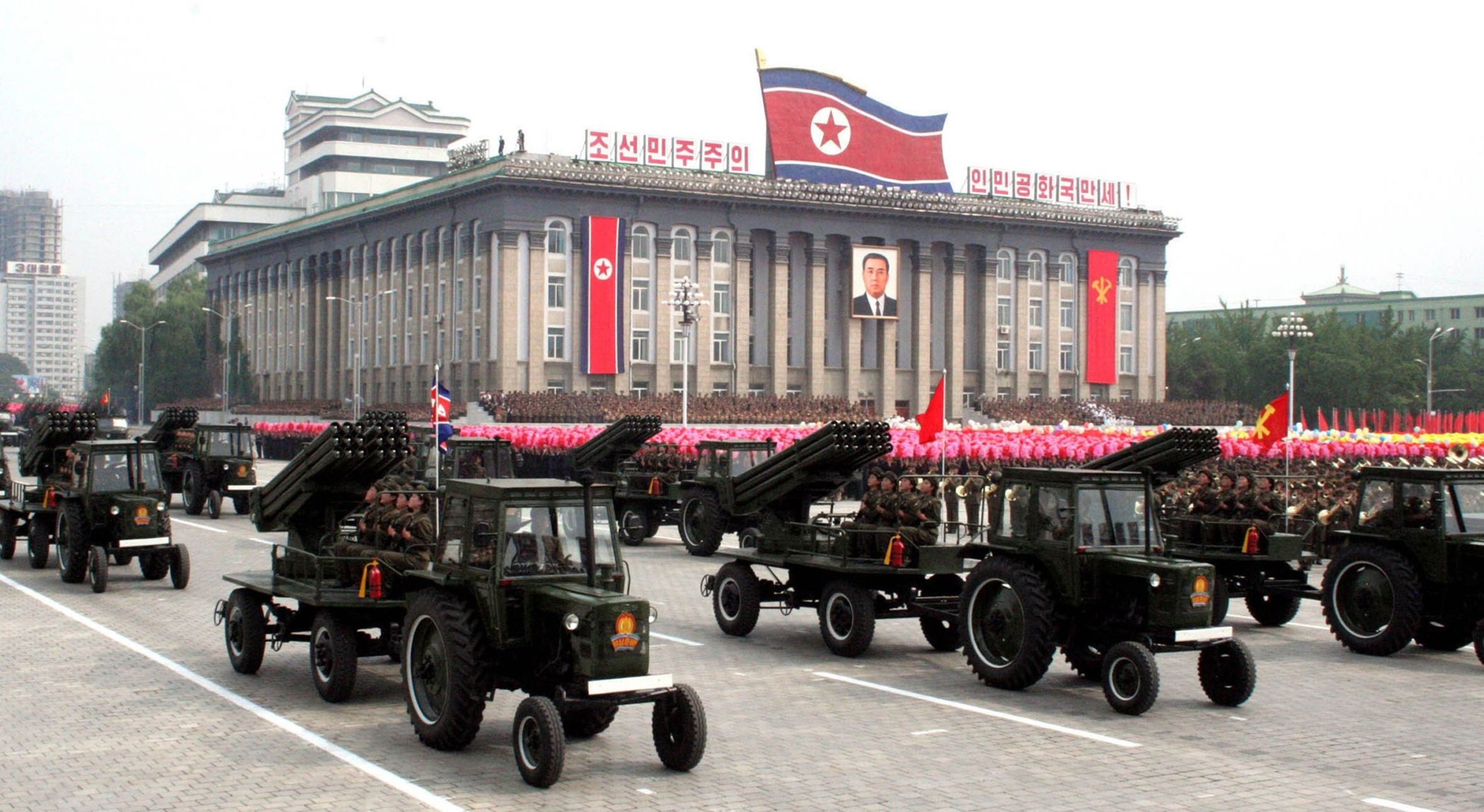 tractor, Missile, North korea, Vehicle, Truck, Military, Parade, Wepons,  2 Wallpaper