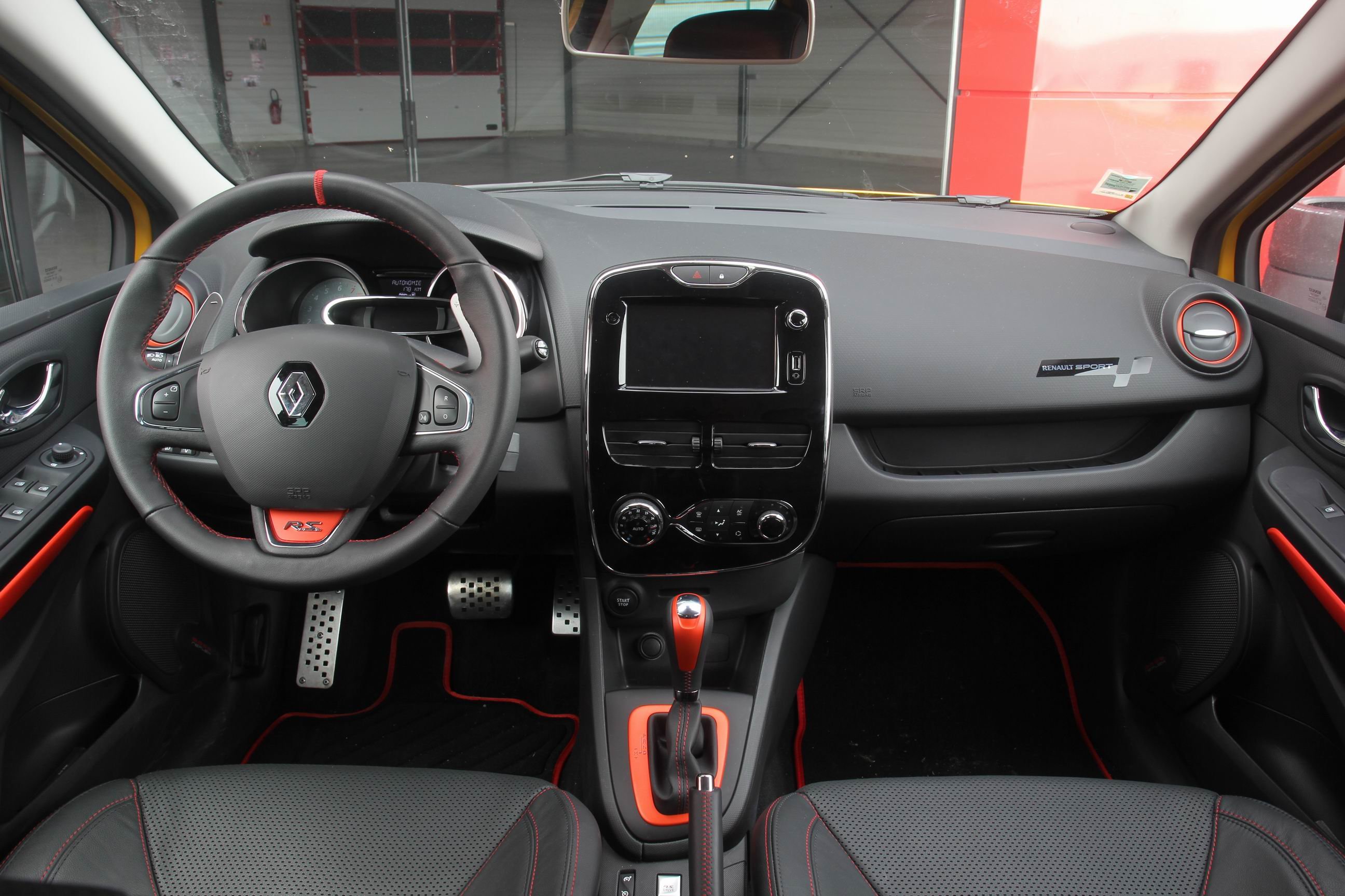 renault clio 4 rs Wallpaper