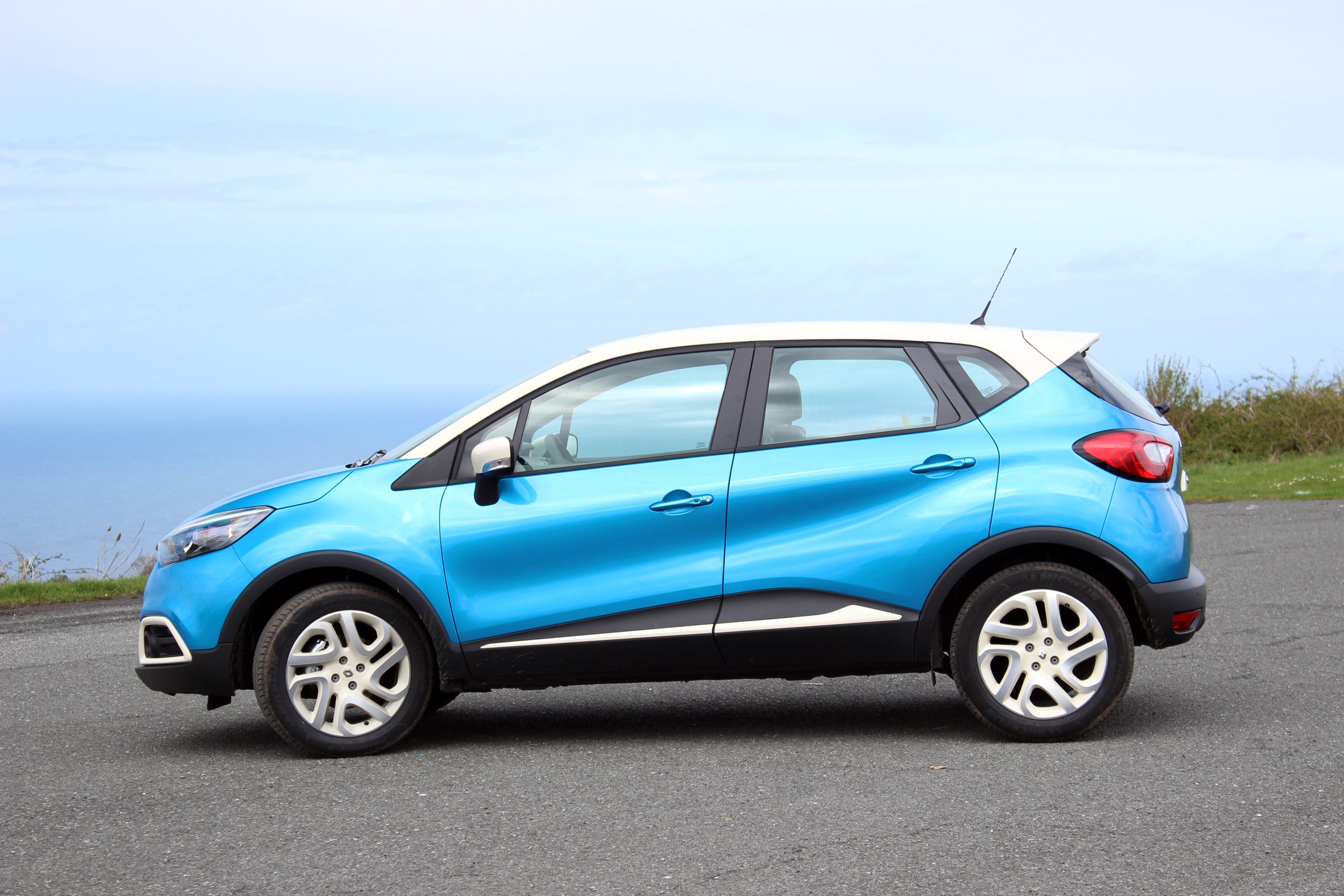 renault captur Wallpaper