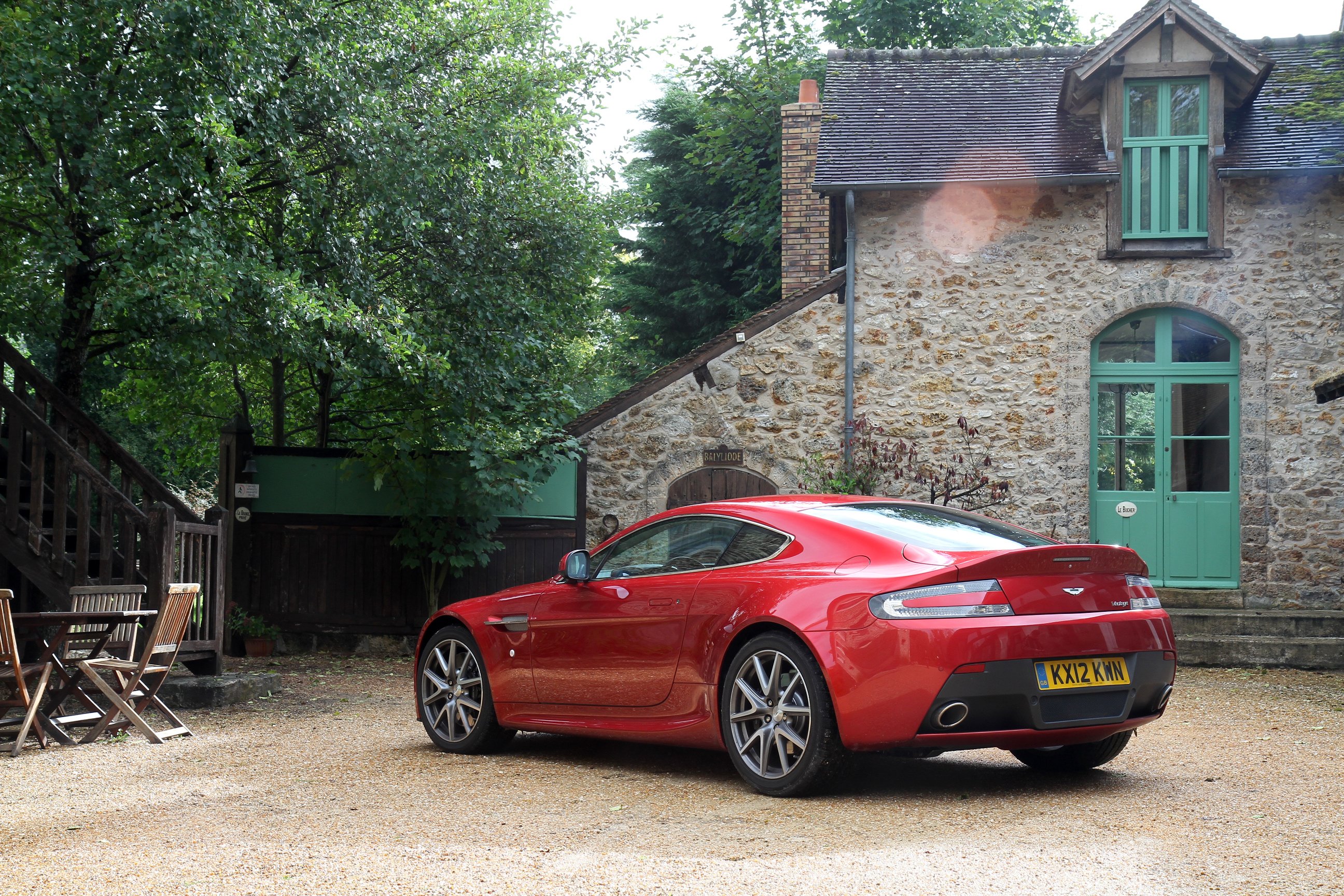 aston martin v8 vantage 2013 Wallpaper