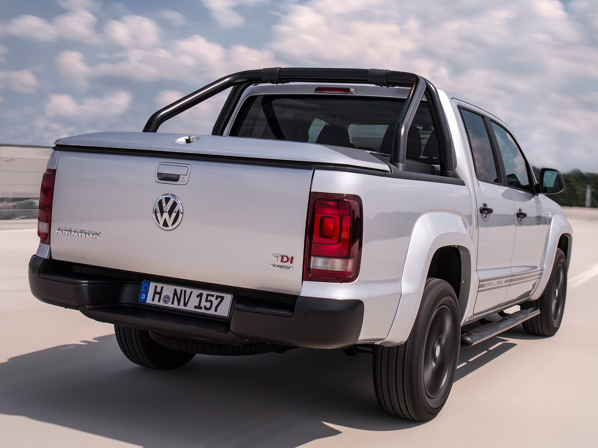 VW Amarok 2020 сзади