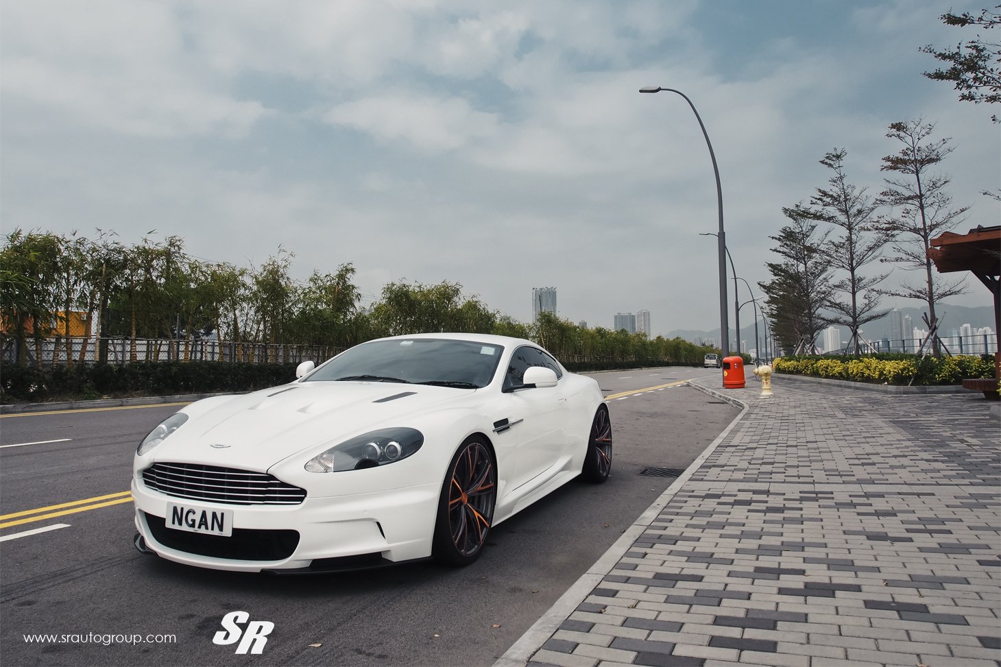 aston martin dbs Wallpaper