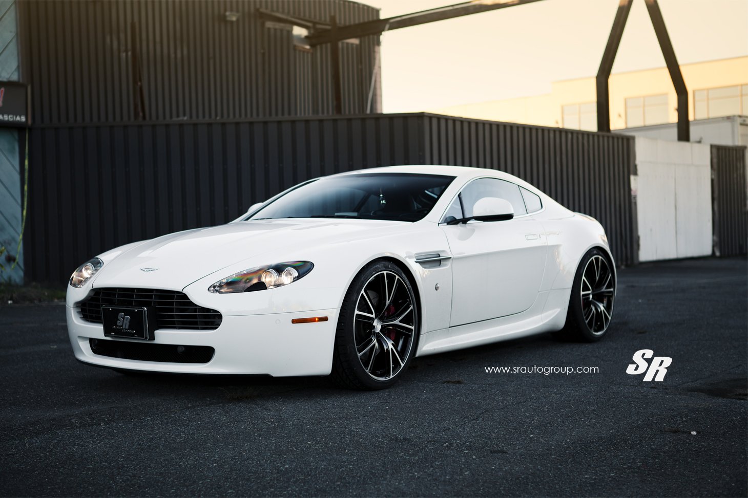 aston martin vantage Wallpaper