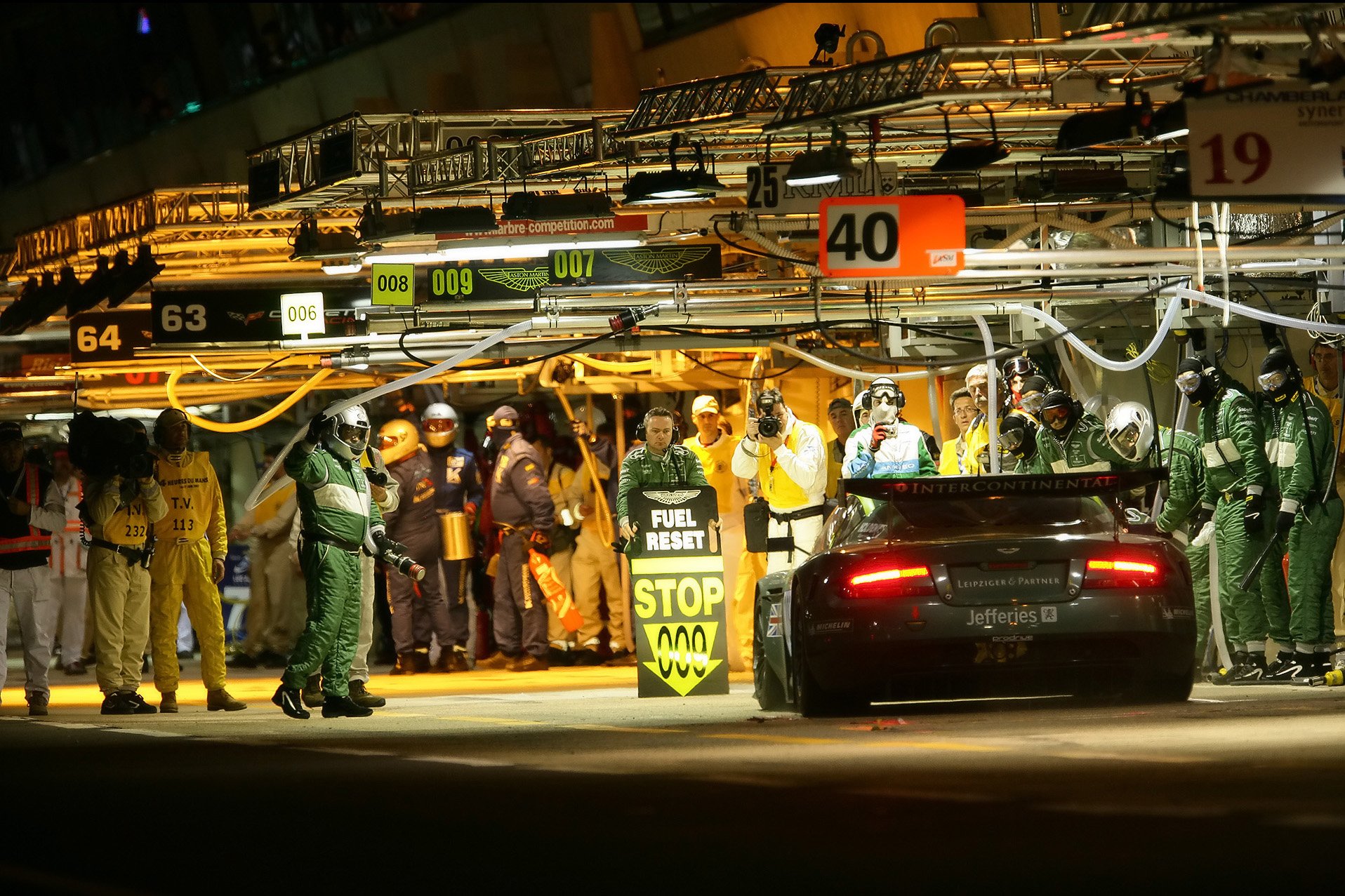 aston, Martin, Dbr9, Race, Racing, Gt1, Le mans,  37 Wallpaper