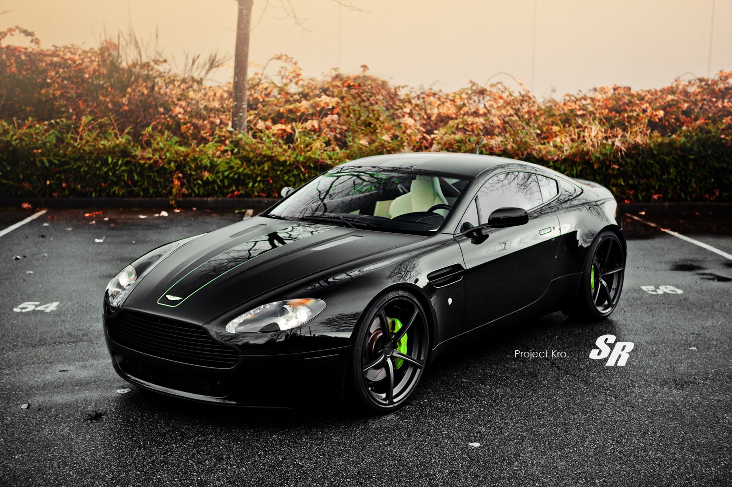 aston martin vantage Wallpaper