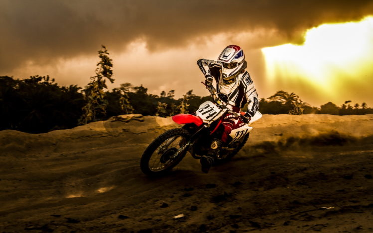 motorcycle, Racing, Sports, Motocross, Dirt, Storm, Rain, Sky, Clouds, Sunset, Bike, Motorbike HD Wallpaper Desktop Background