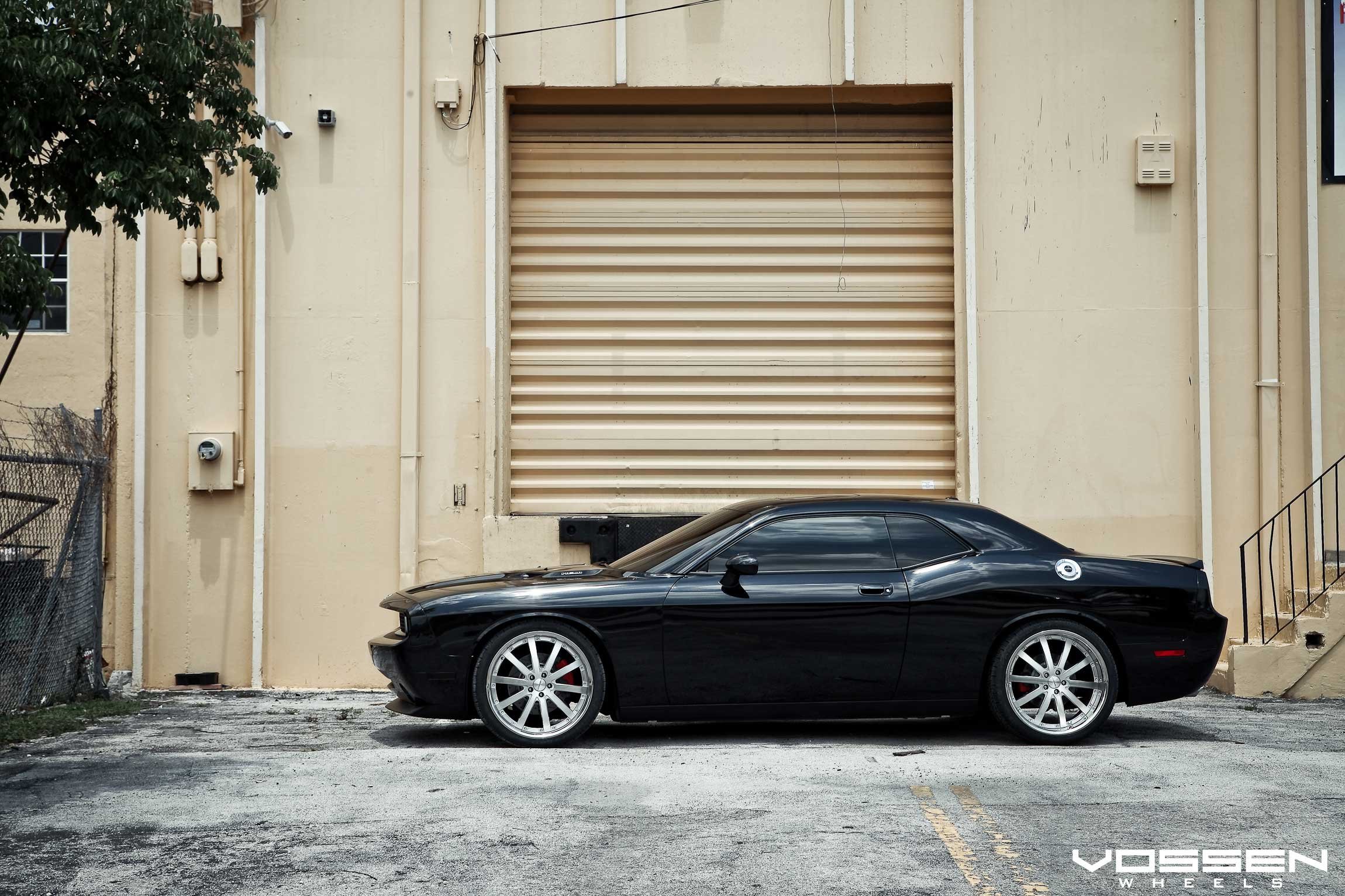 dodge challenger Wallpaper