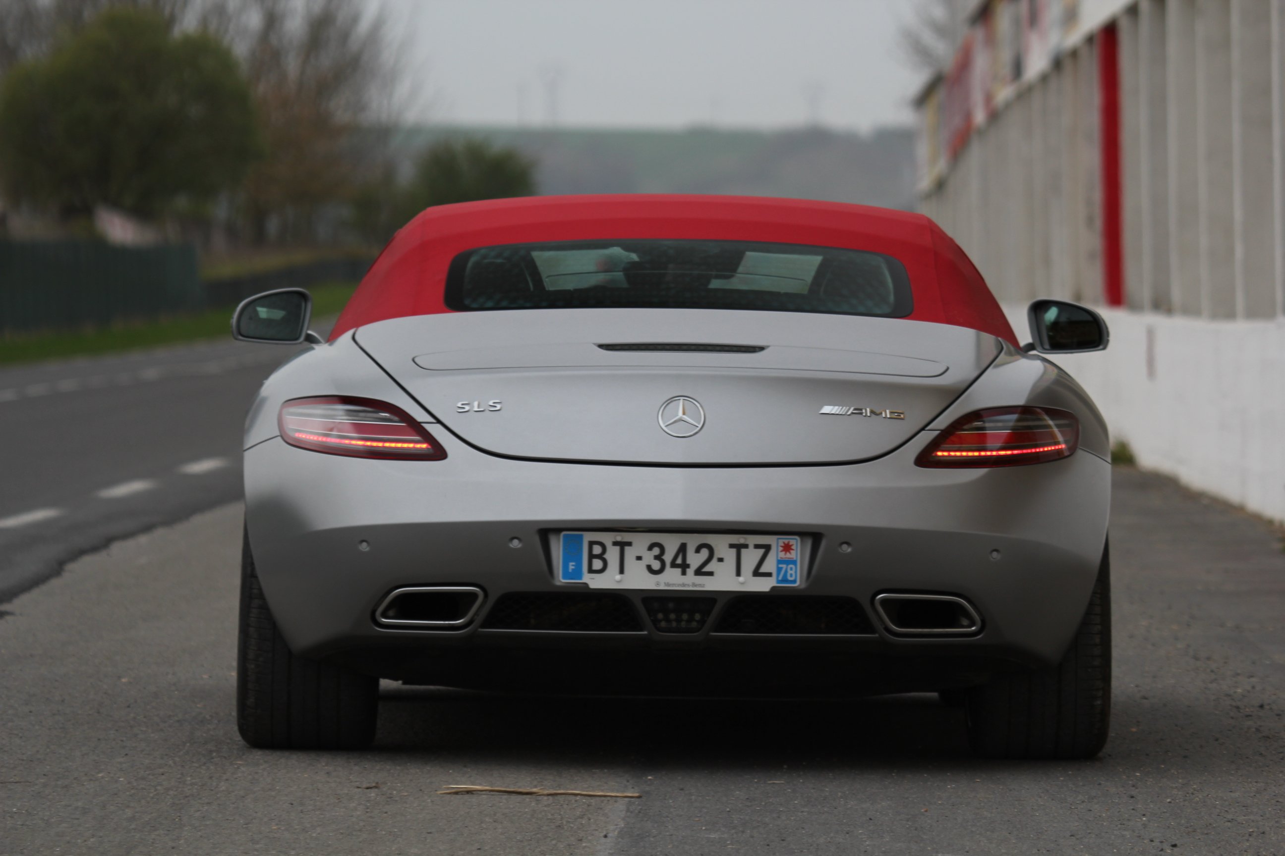 2012 mercedes sls roadster Wallpaper