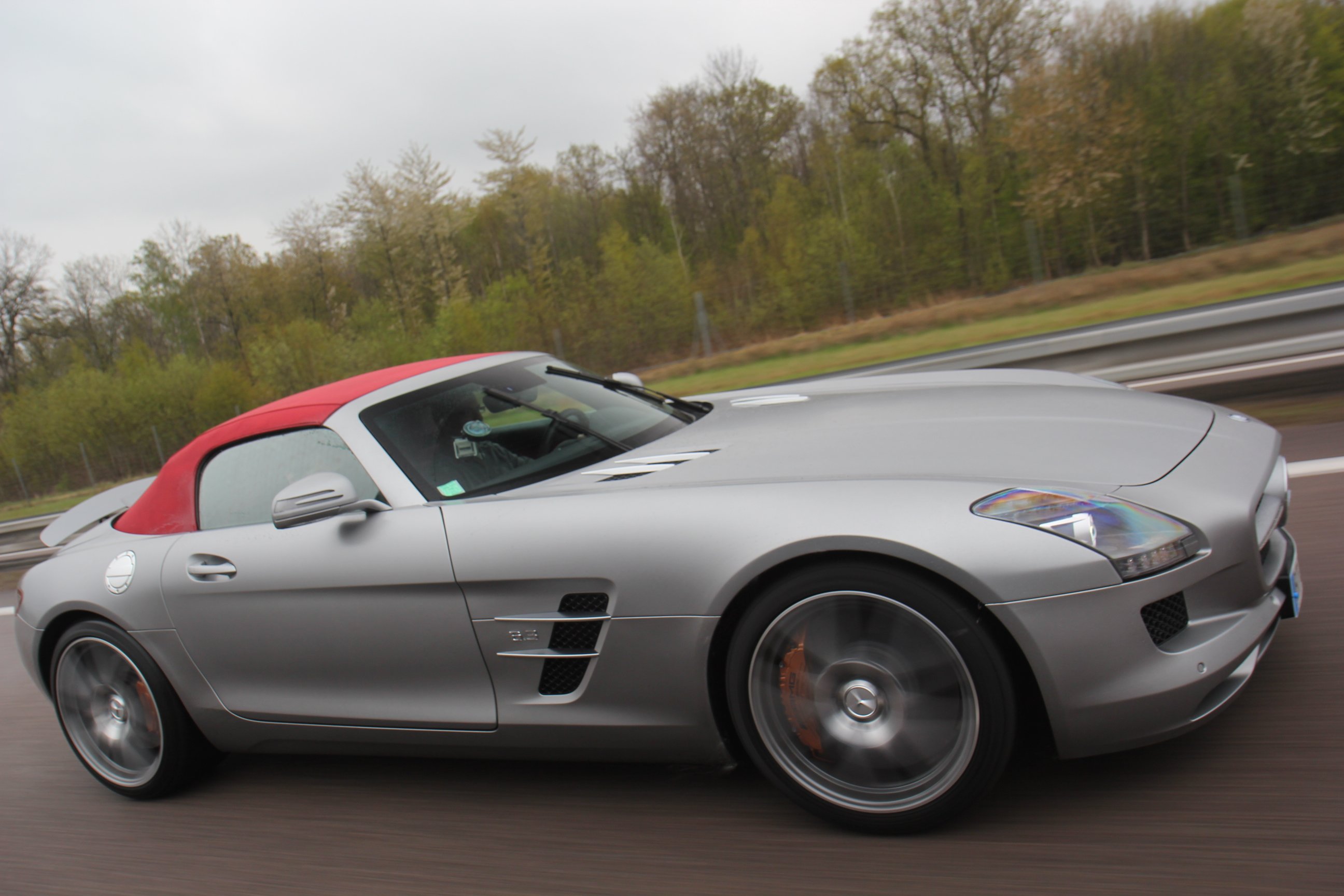 2012 mercedes sls roadster Wallpaper