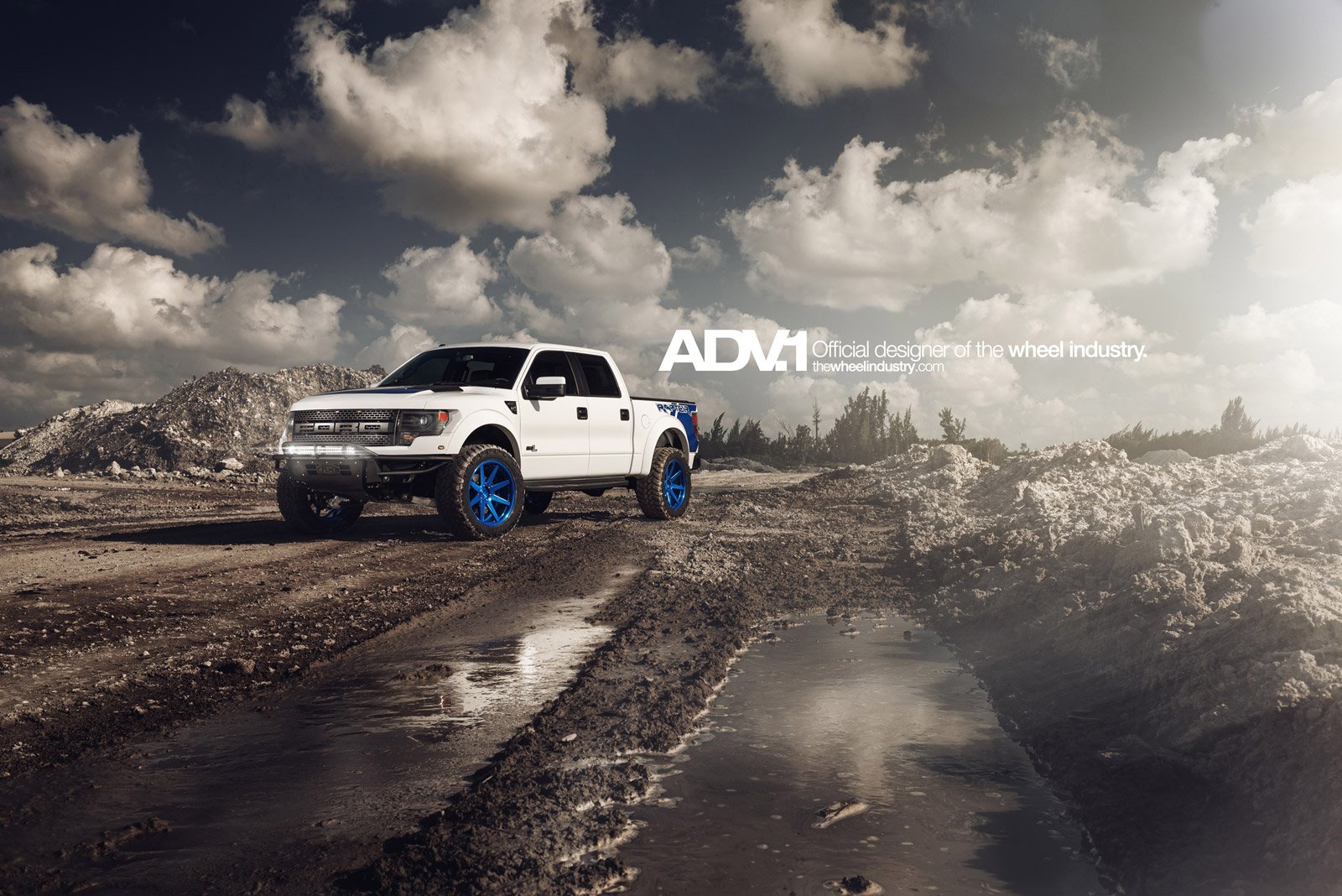 ford raptor Wallpaper