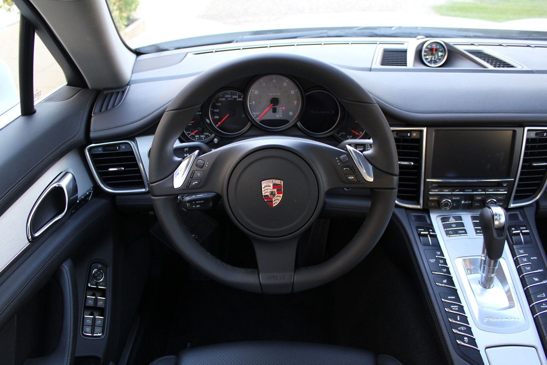 2011 porsche panamera hybrid Wallpaper