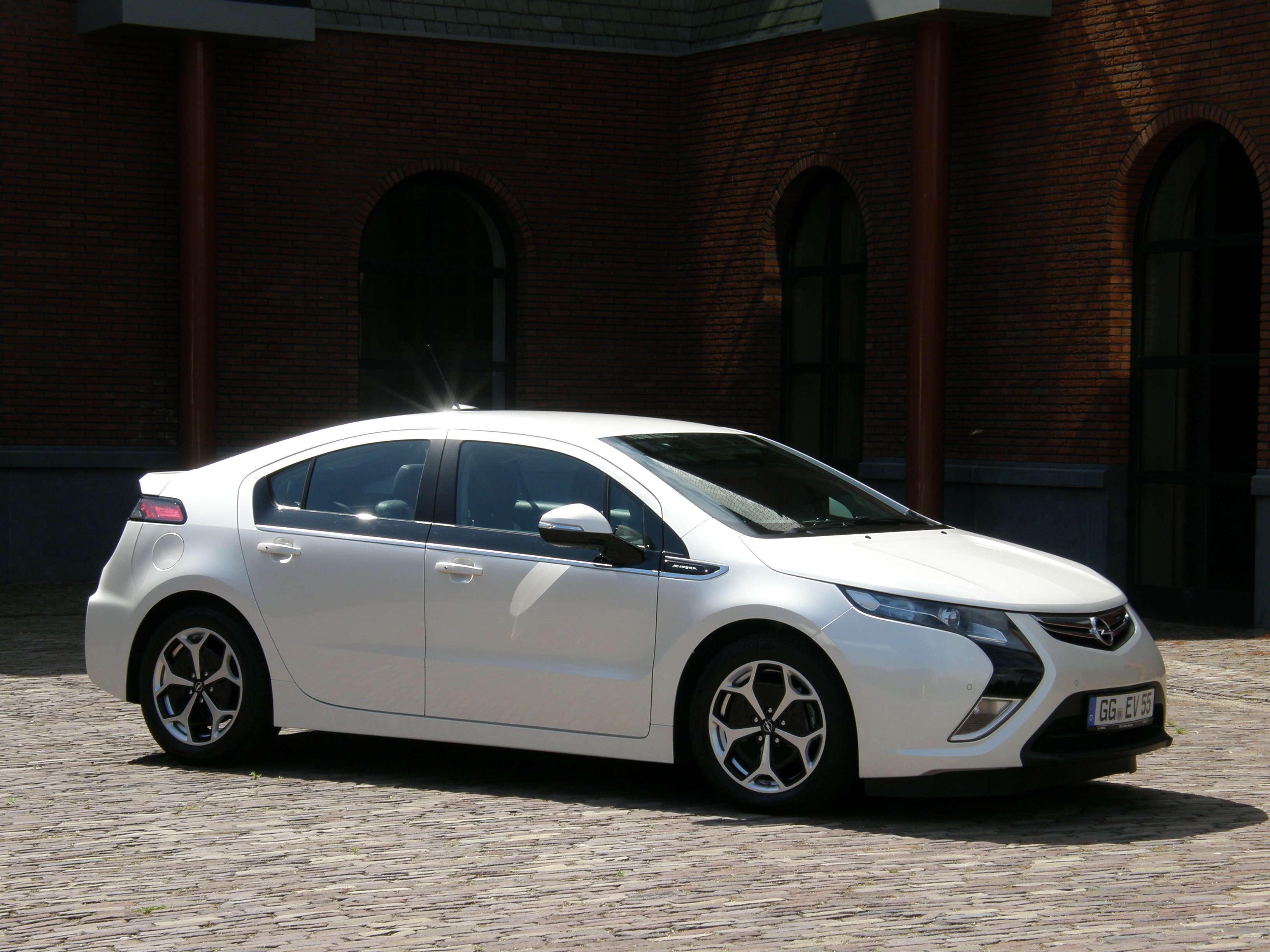2011 opel ampera Wallpaper