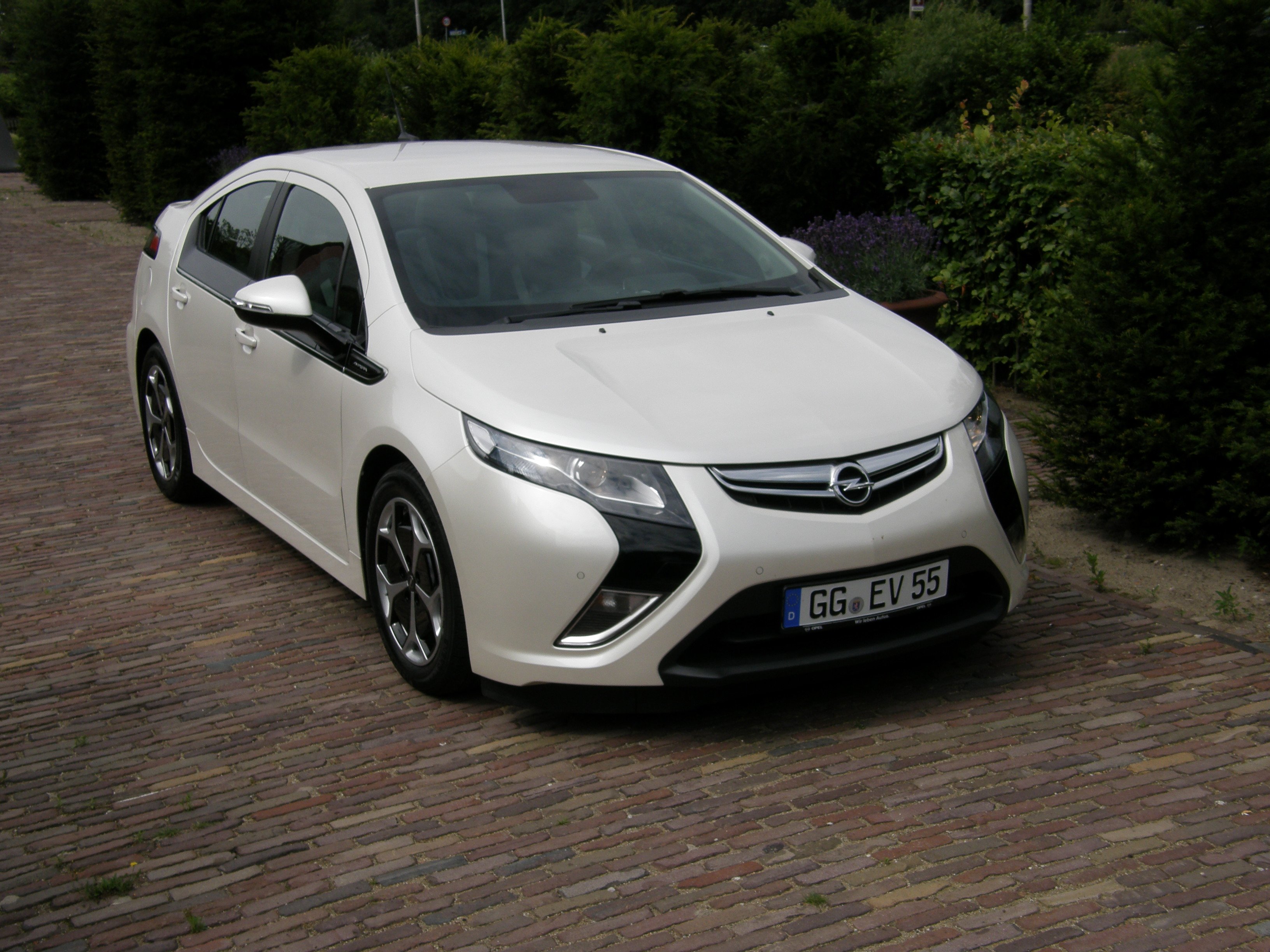 2011 opel ampera Wallpaper