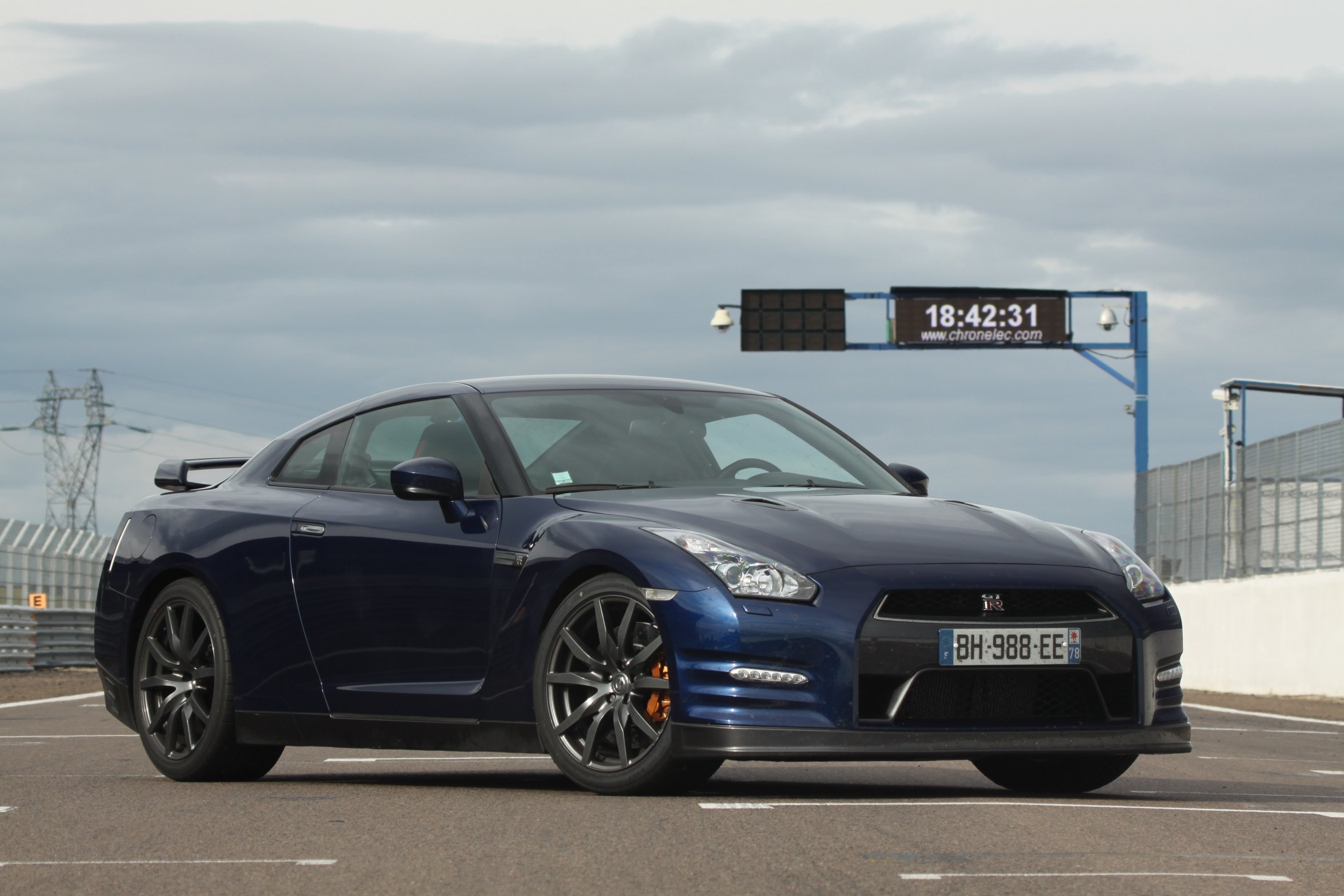 2011 nissan gtr Wallpaper