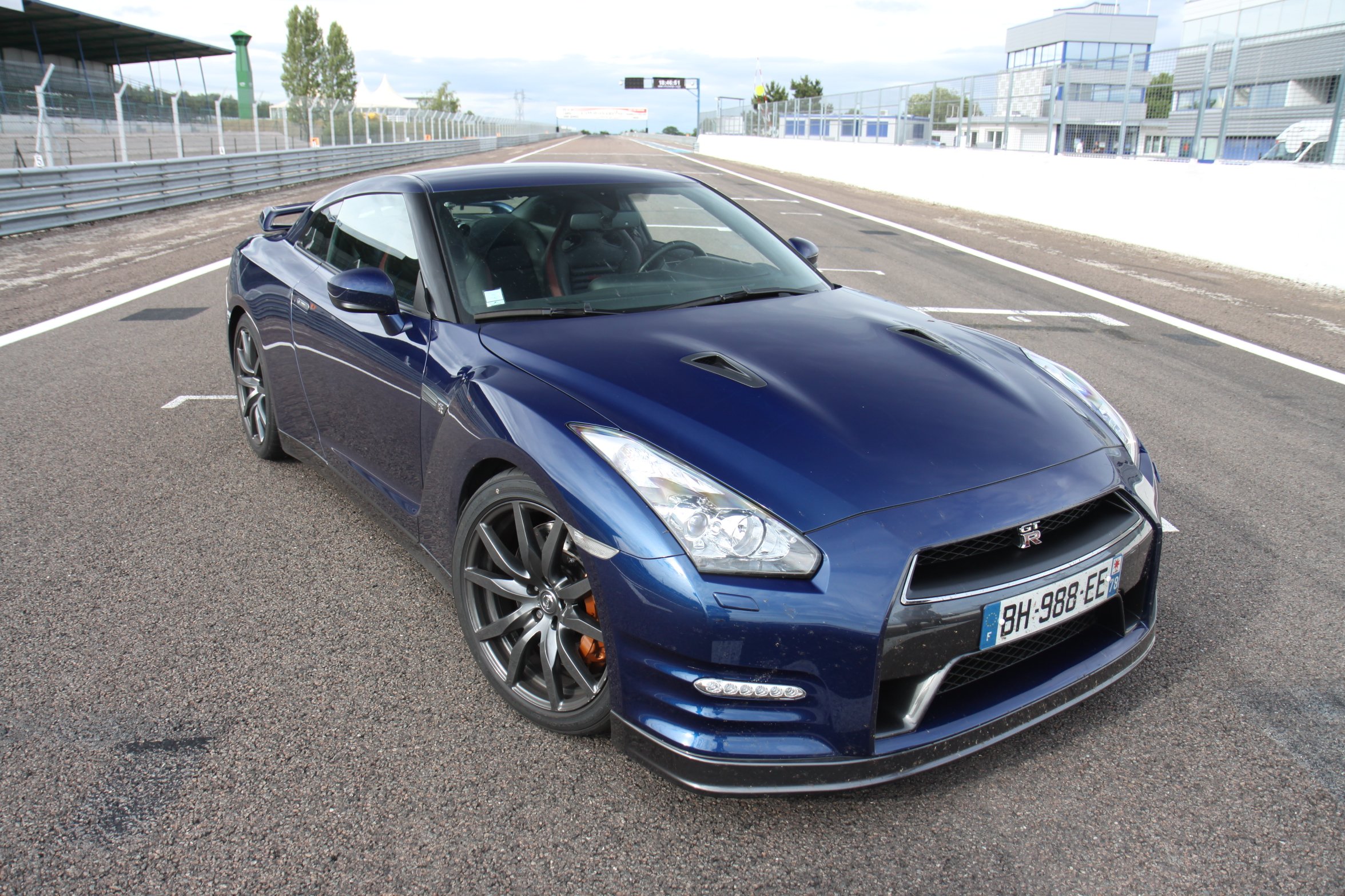 2011 nissan gtr Wallpaper