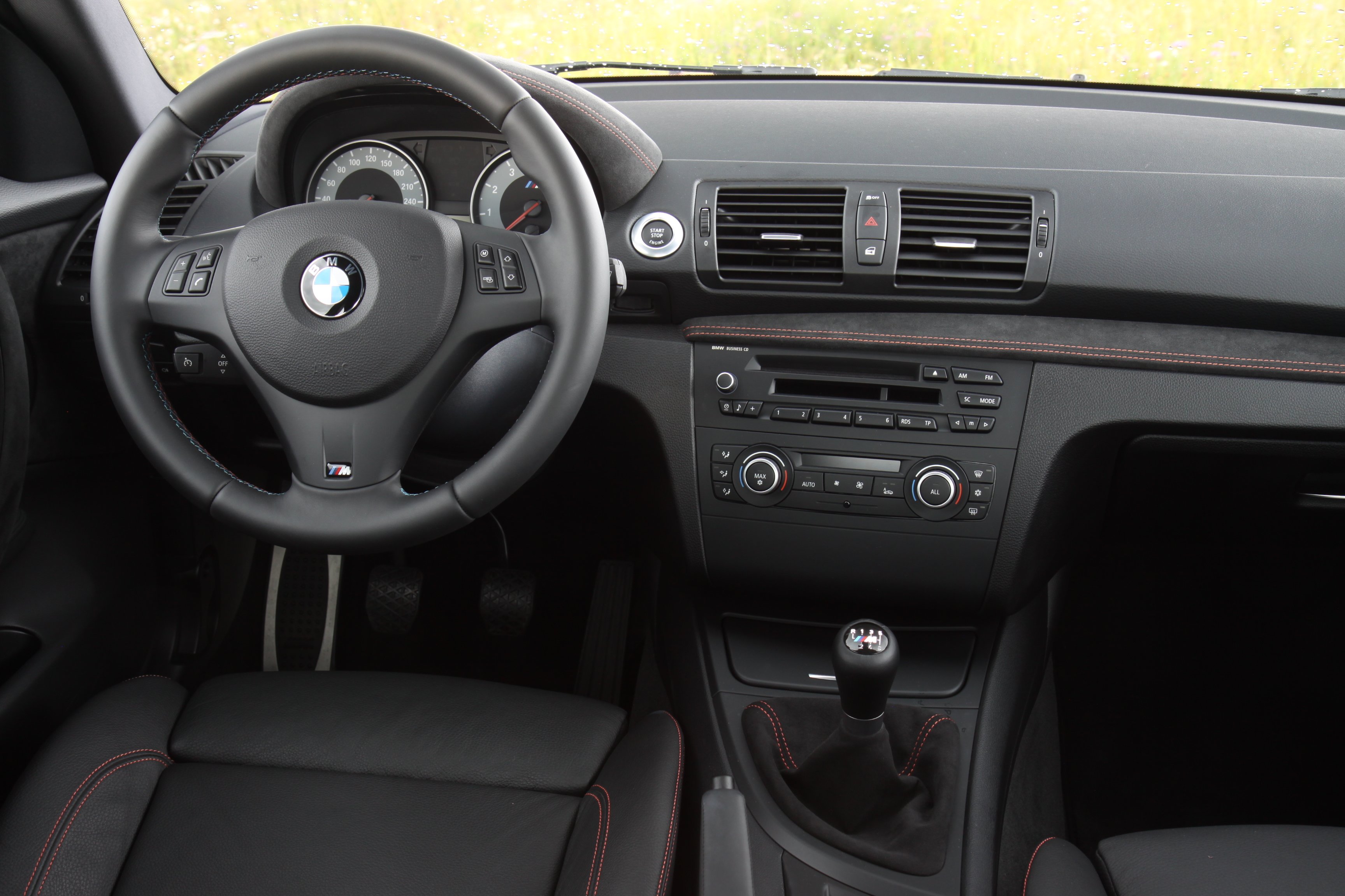 2011 bmw serie 1m Wallpaper