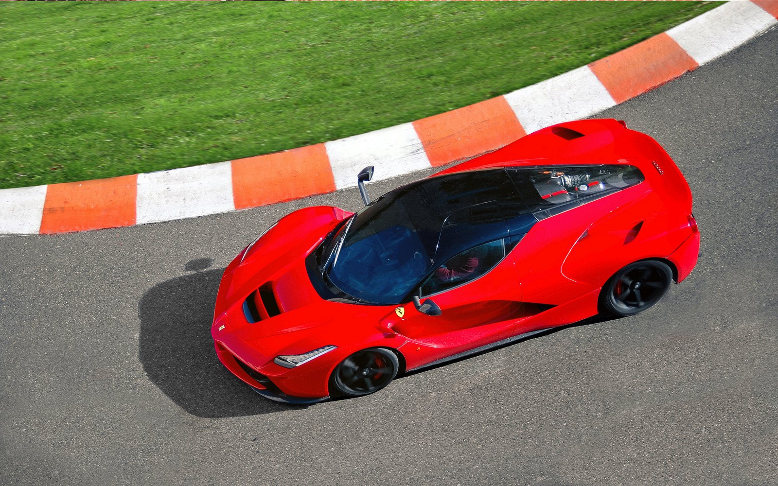 ferrari laferrari Wallpaper