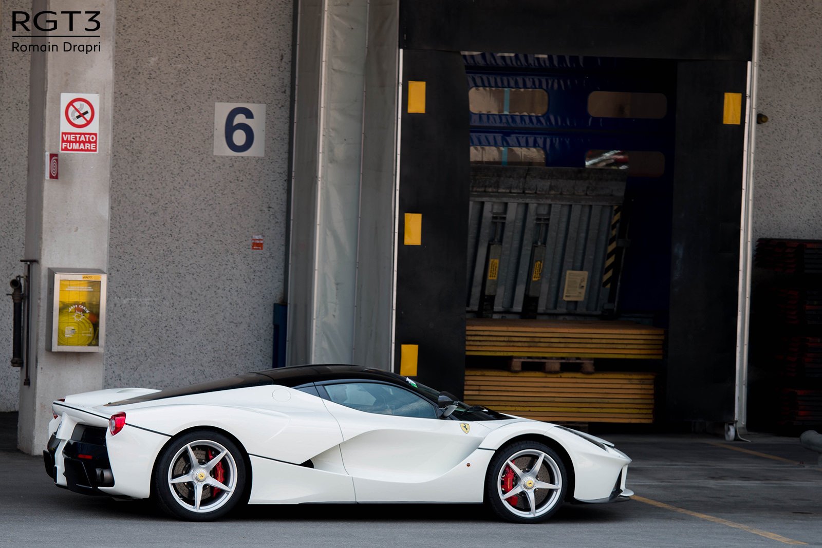 Ferrari LAFERRARI белая