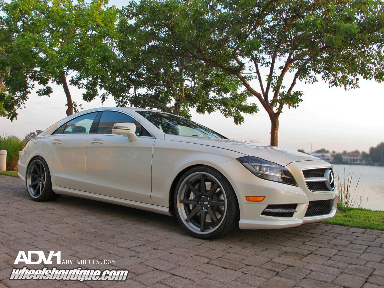 mercedes cls Wallpaper