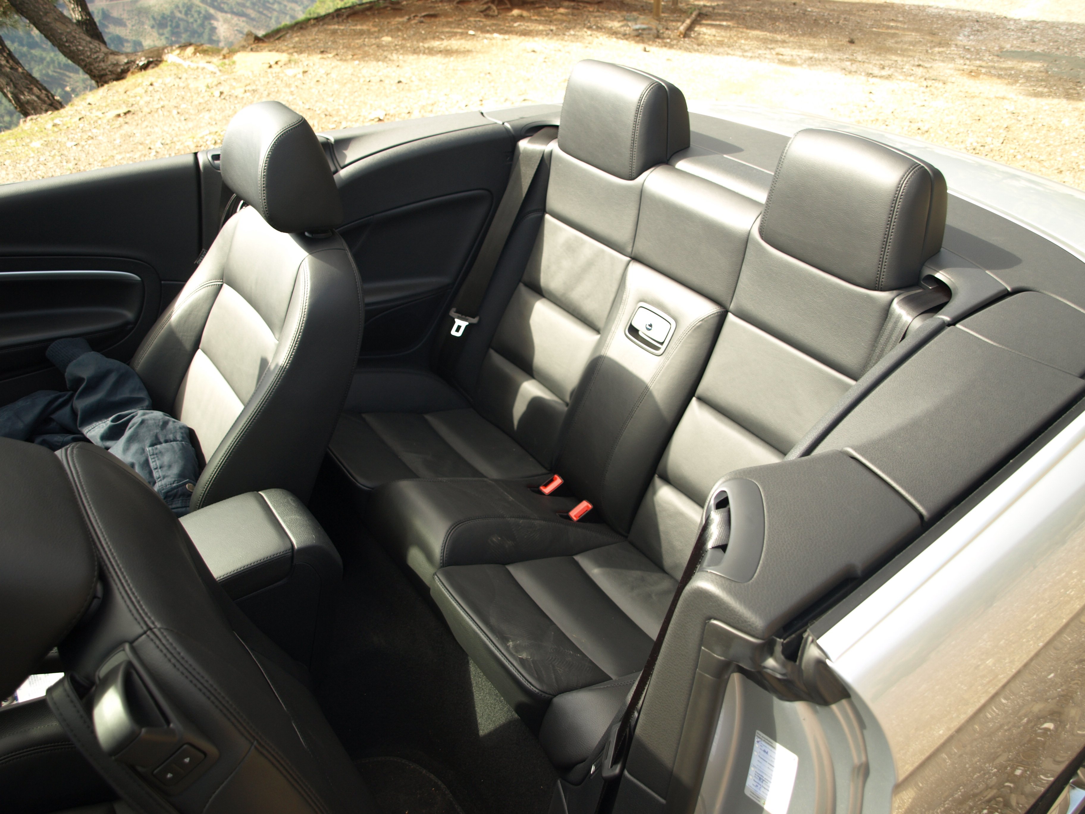 2011 volkswagen eos Wallpaper