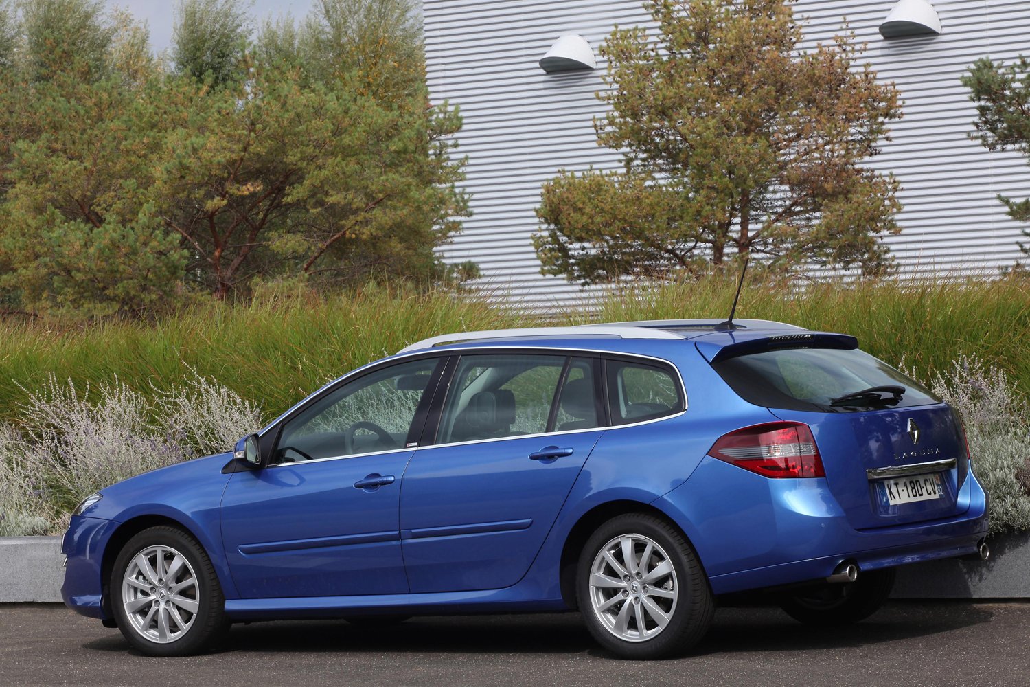 2010 renault laguna mk3 Wallpaper