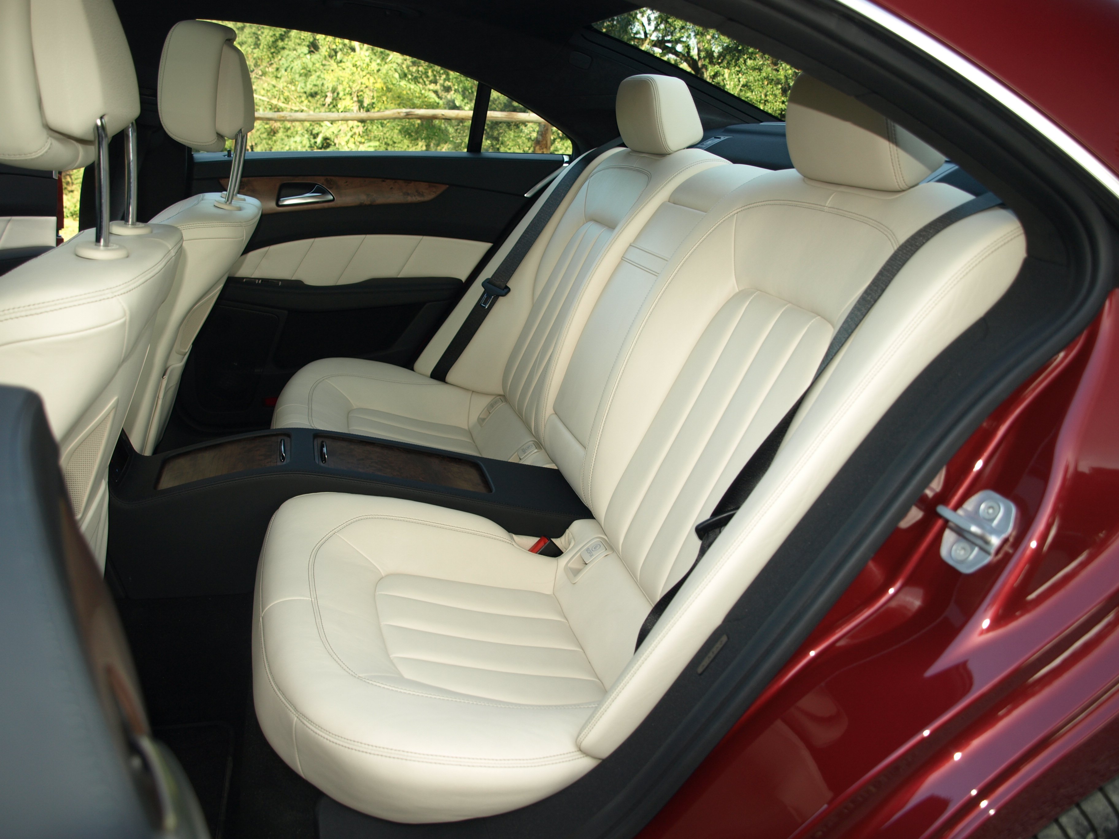 2010 mercedes cls Wallpaper