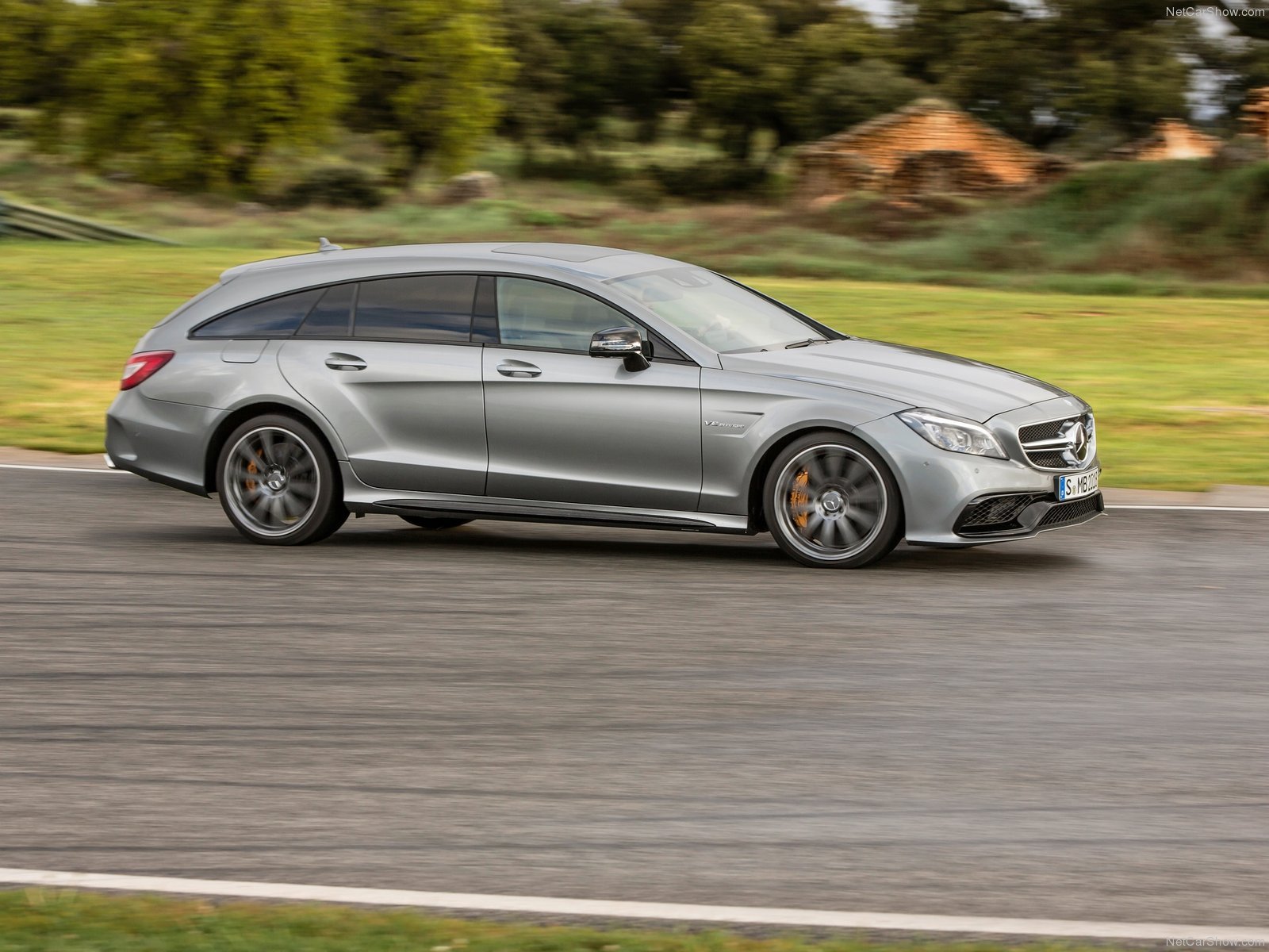 2014 mercedes cls63 amg shooting brake Wallpaper