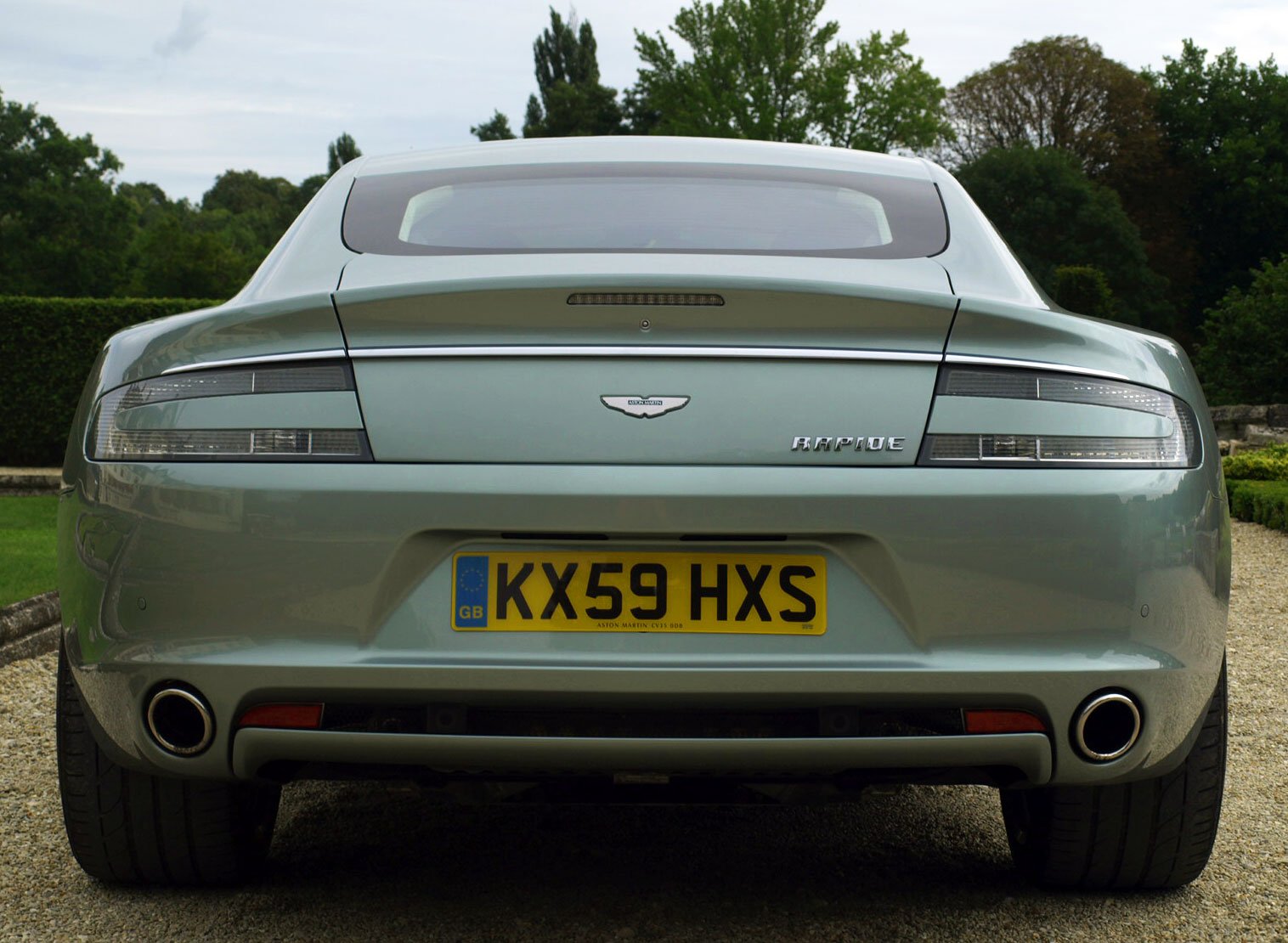 2010 aston martin rapide Wallpaper