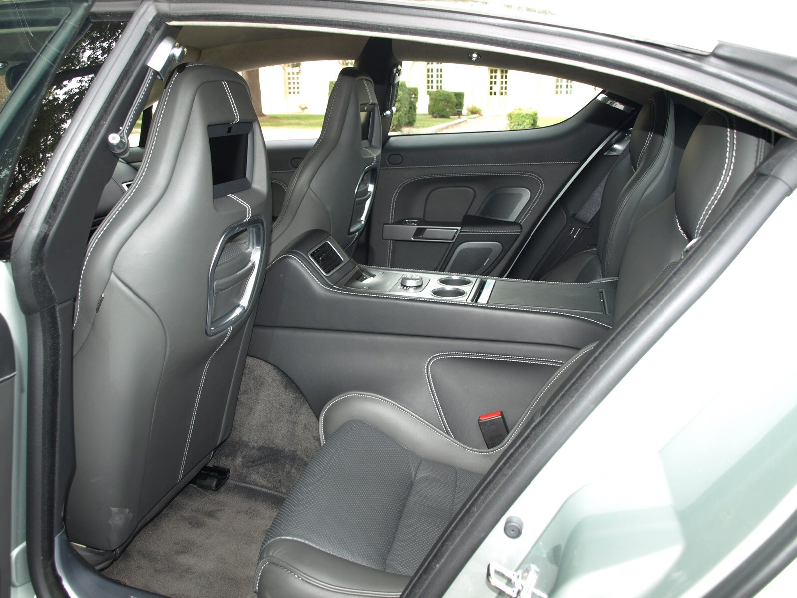 2010 aston martin rapide Wallpaper