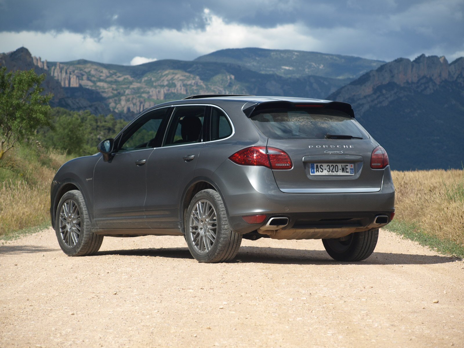 2010 porsche cayenne mk2 Wallpaper