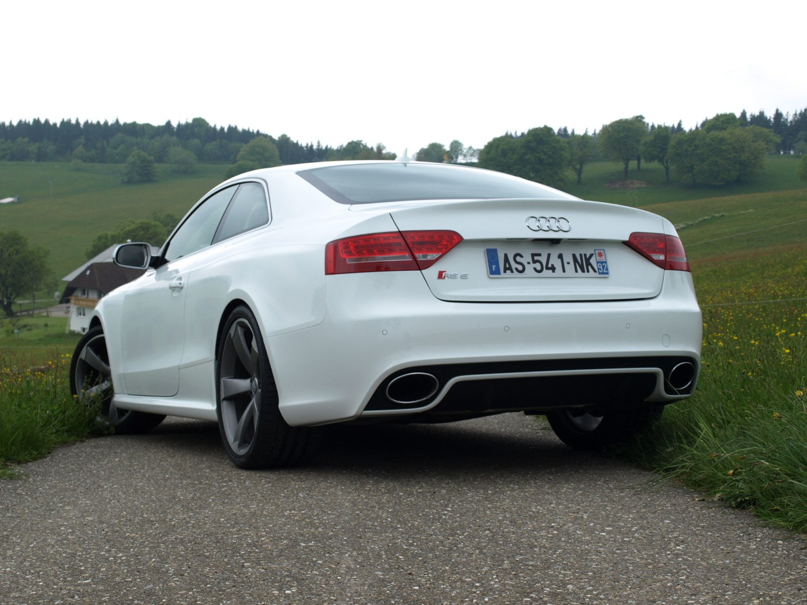 2010 audi rs5 Wallpaper