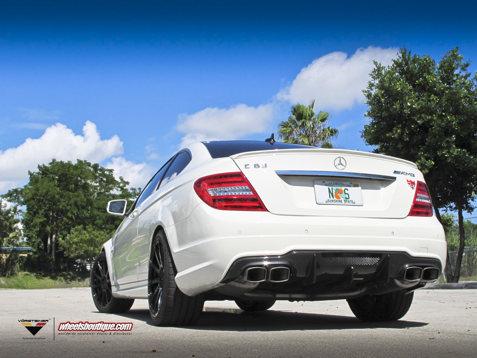 mercedes c63 amg Wallpaper