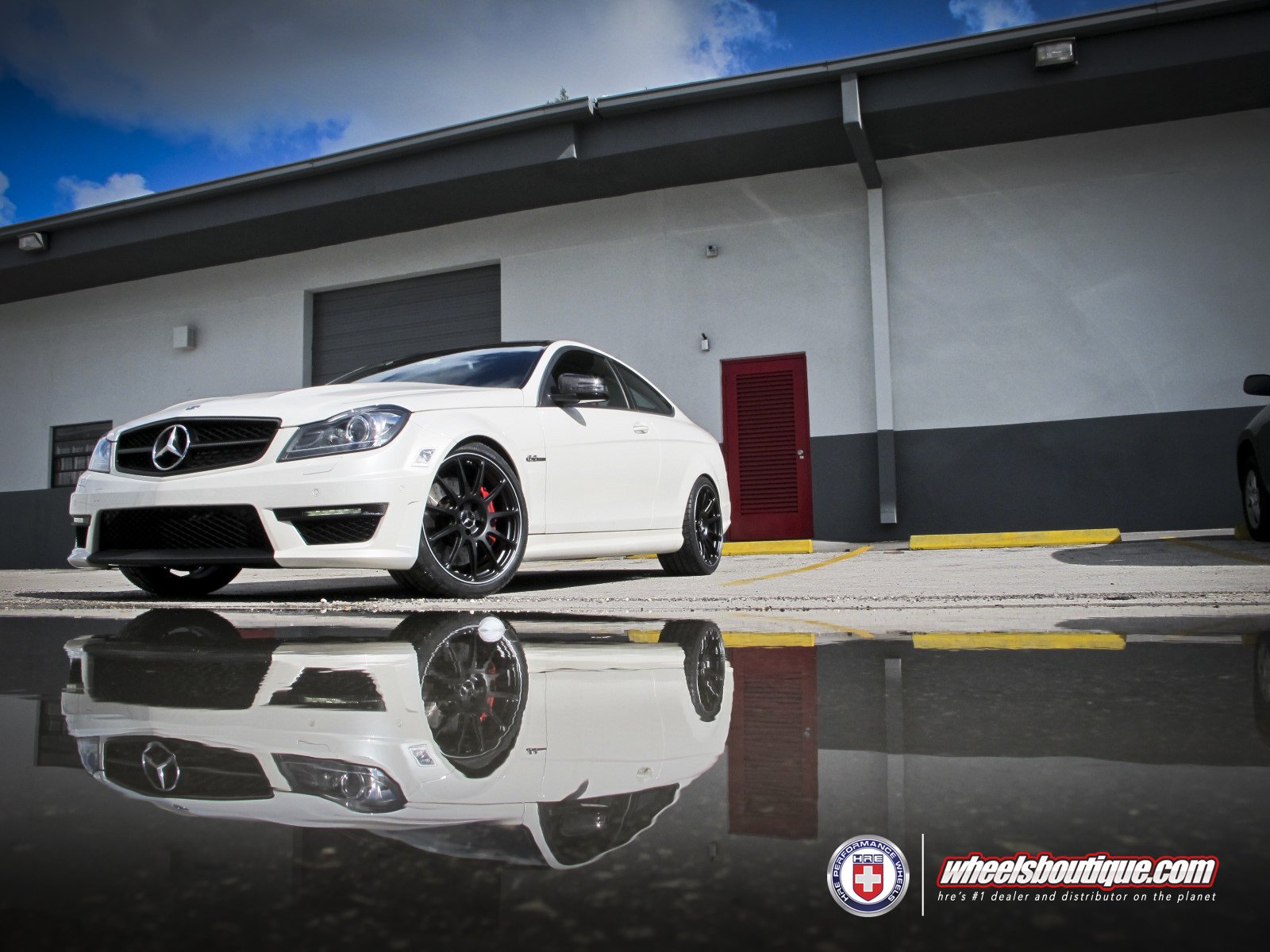 mercedes c63 amg Wallpaper