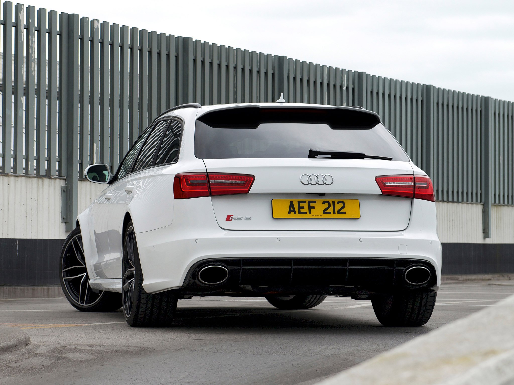 audi rs6 avant uk 2013 Wallpaper