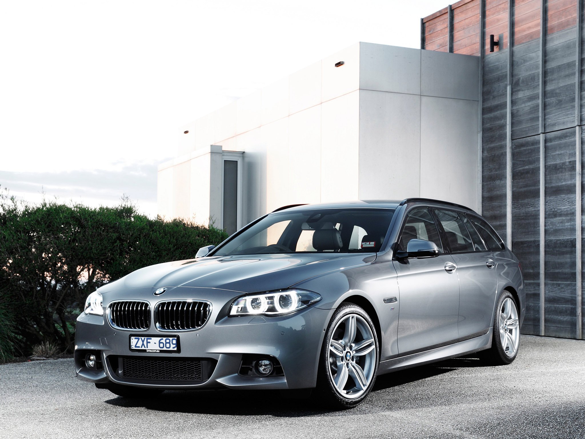 bmw 5 series 535i touring m sport package Wallpaper