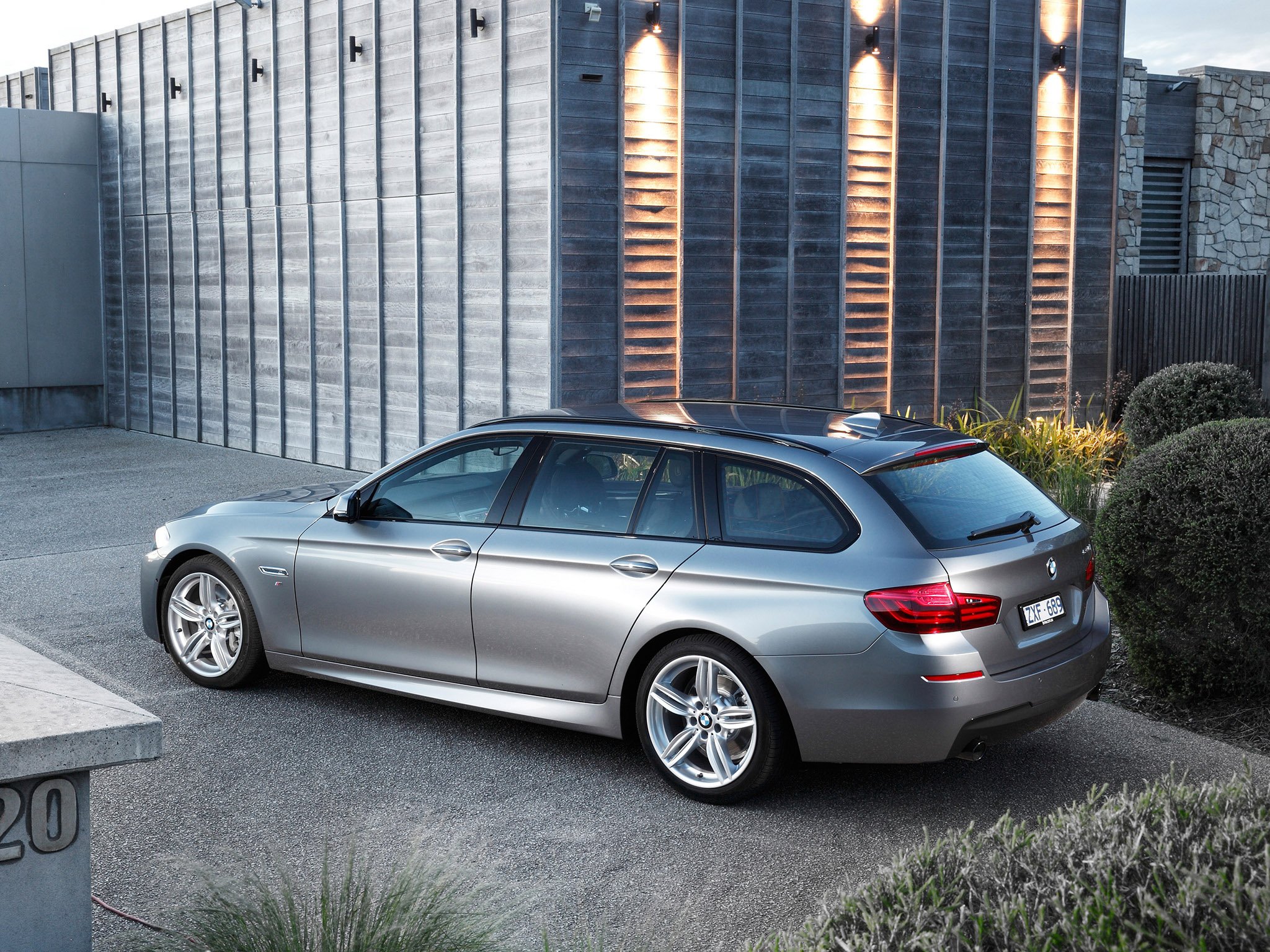 bmw 5 series 535i touring m sport package Wallpaper