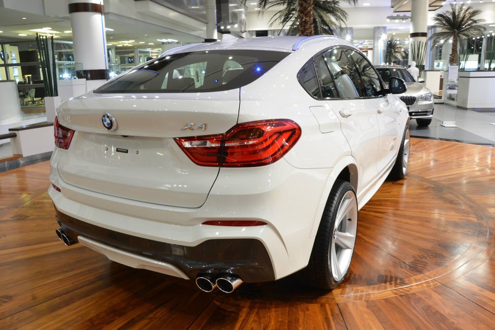 bmw x4 m package 2014 Wallpaper