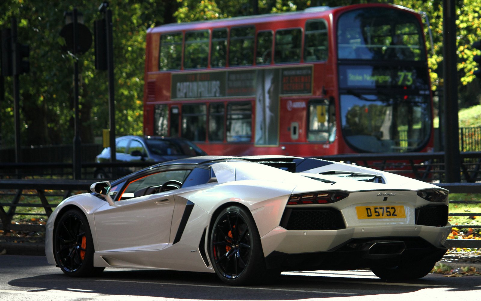 lamborghini, Aventador, Lp700 4, Roadster, White, Blanche, Italian, Supercars Wallpaper
