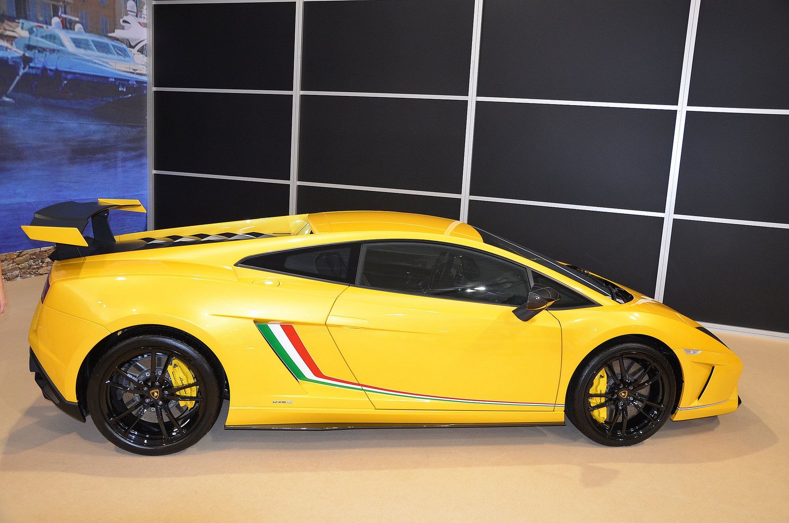 Lamborghini Gallardo 2013 желтая