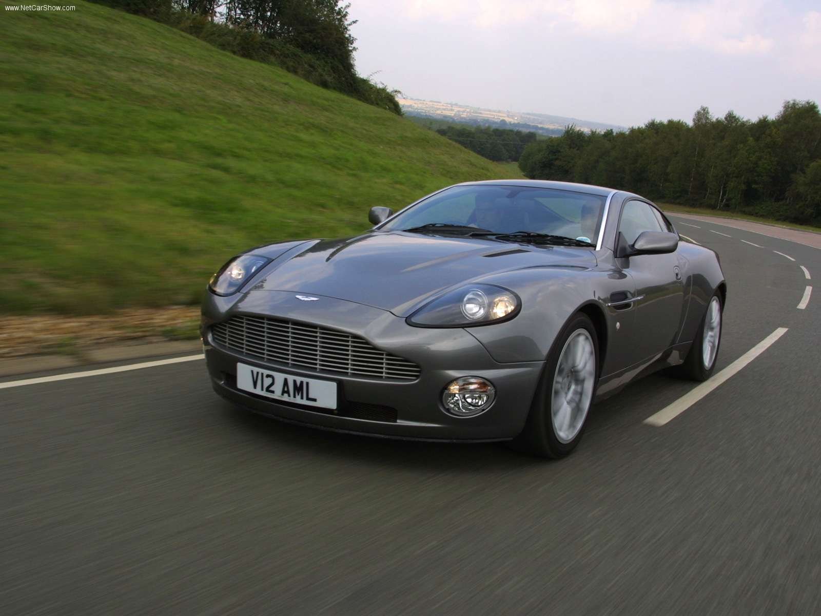 aston, Martin, V12, Vanquish, Coupe, 2001 Wallpaper