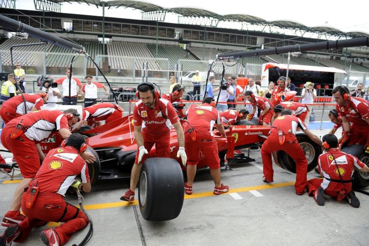 alonso, Massa, 2012, Cars, F2012, Ferrari, Formula, One, Race, Stands, Pit lane, Stands, Paddocks, Tyres, Change, Ma HD Wallpaper Desktop Background