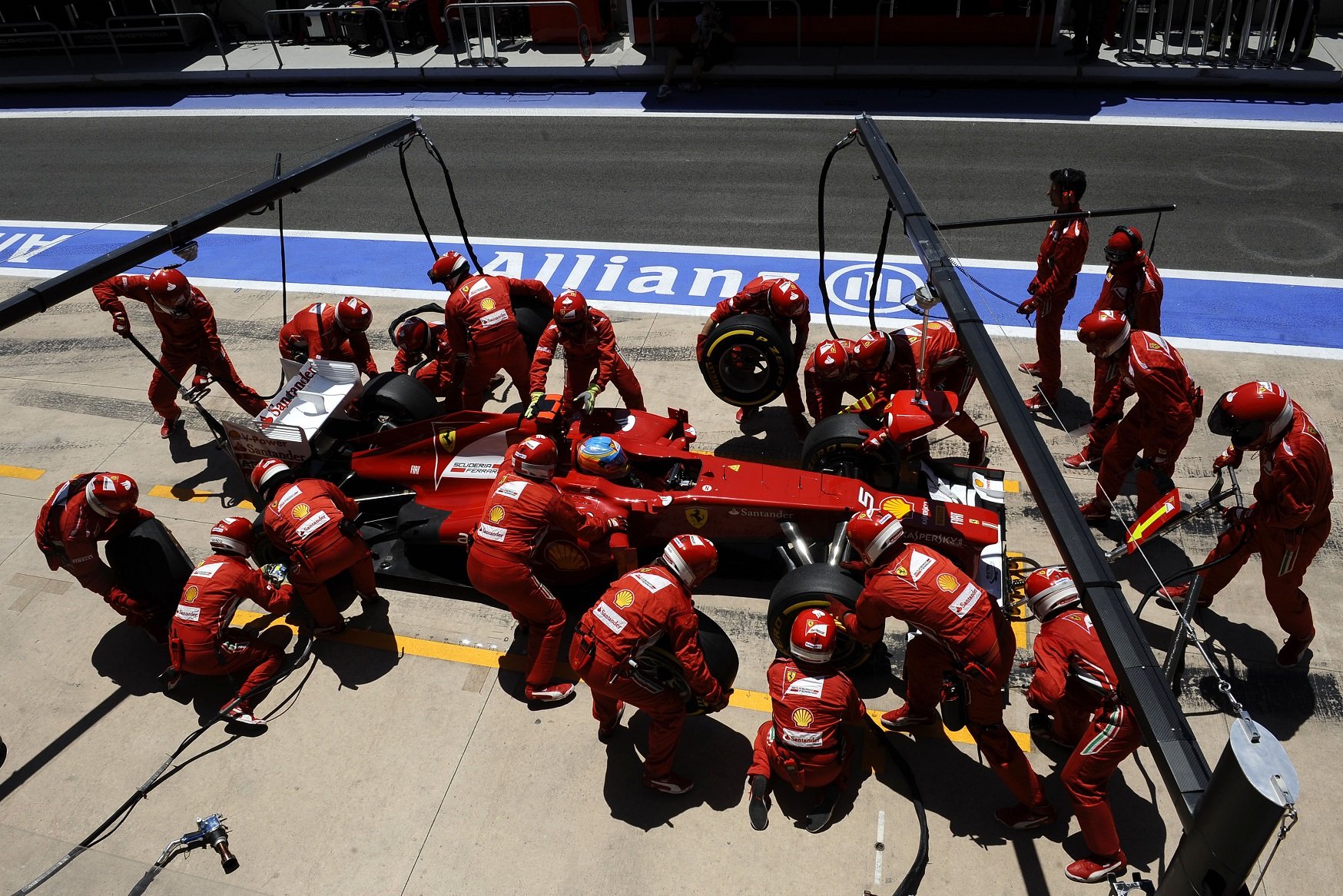 Праздник пит. Гран при Европы 2012. Valencia Grand prix. F2012. Ferrari Pit Crew.